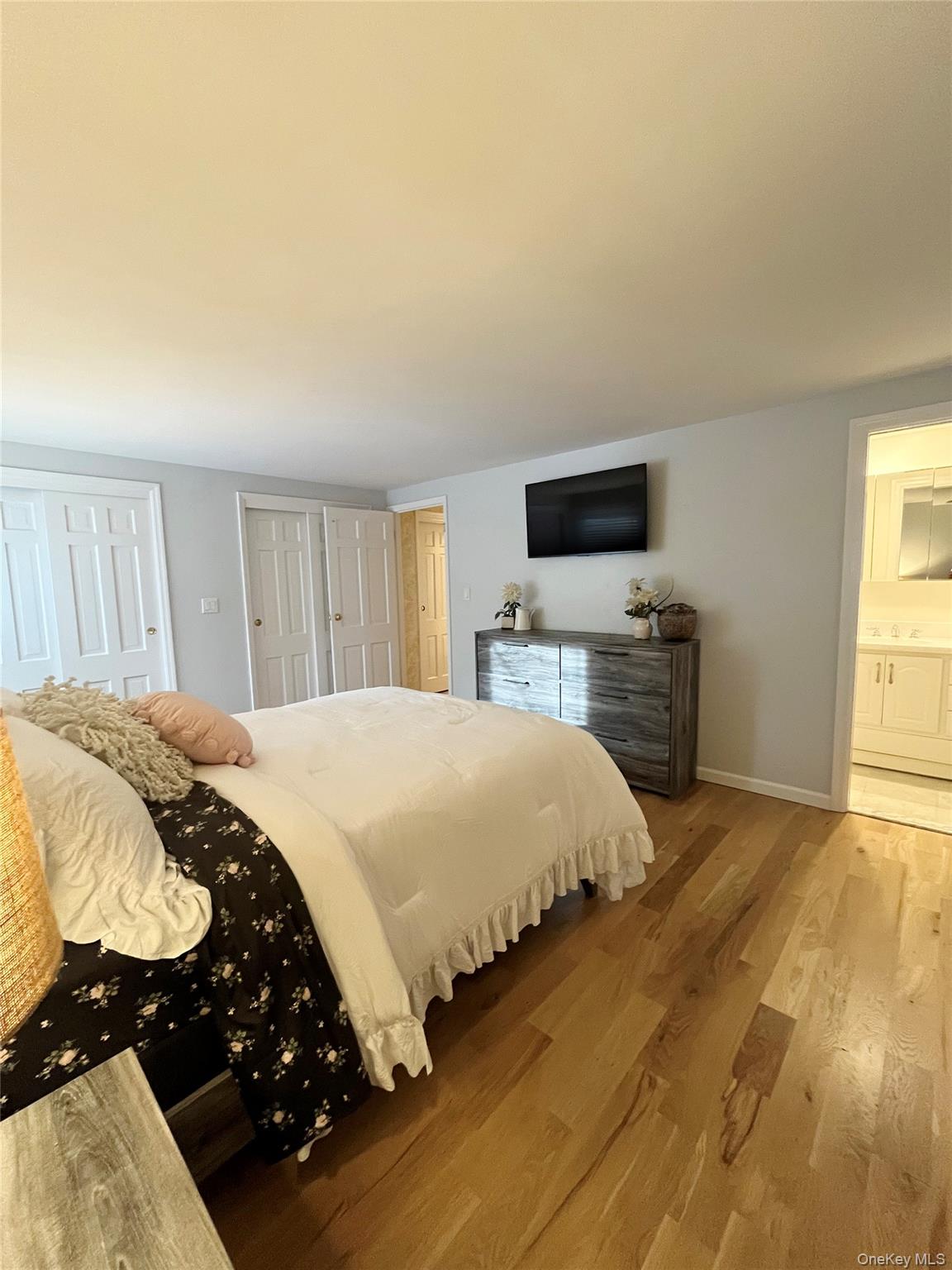 25 Squires Avenue Property Photo 12