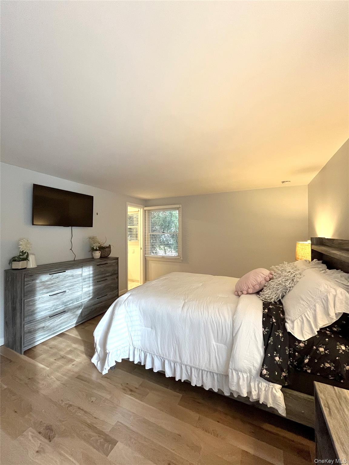 25 Squires Avenue Property Photo 14