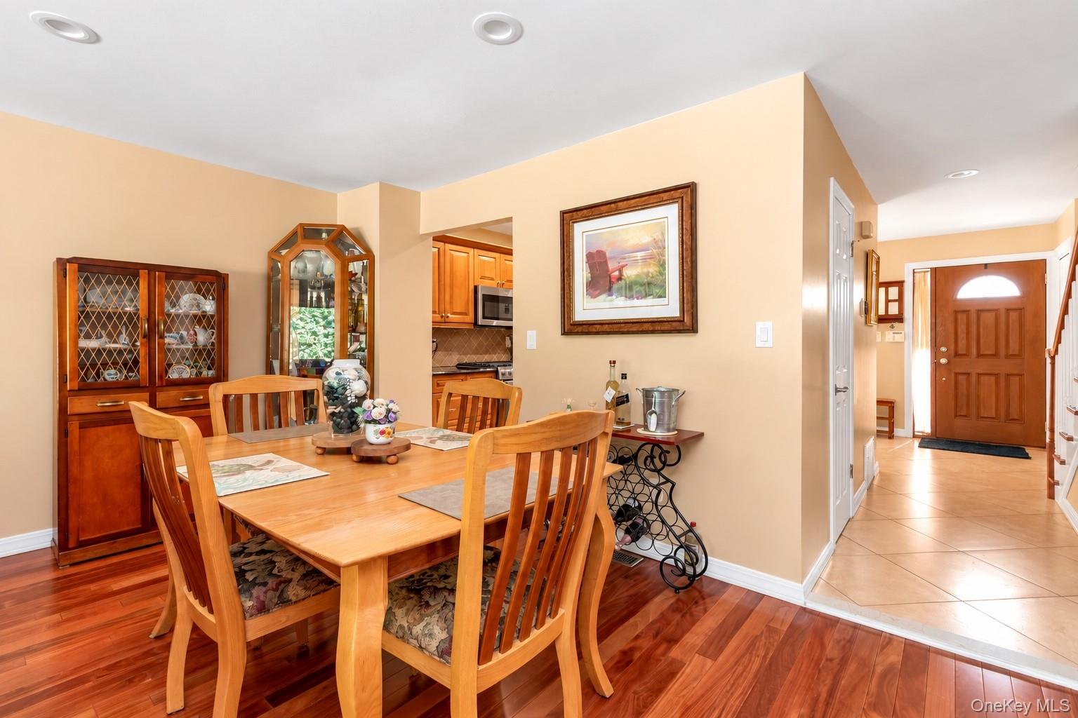 2189 Jerusalem Avenue Property Photo 6