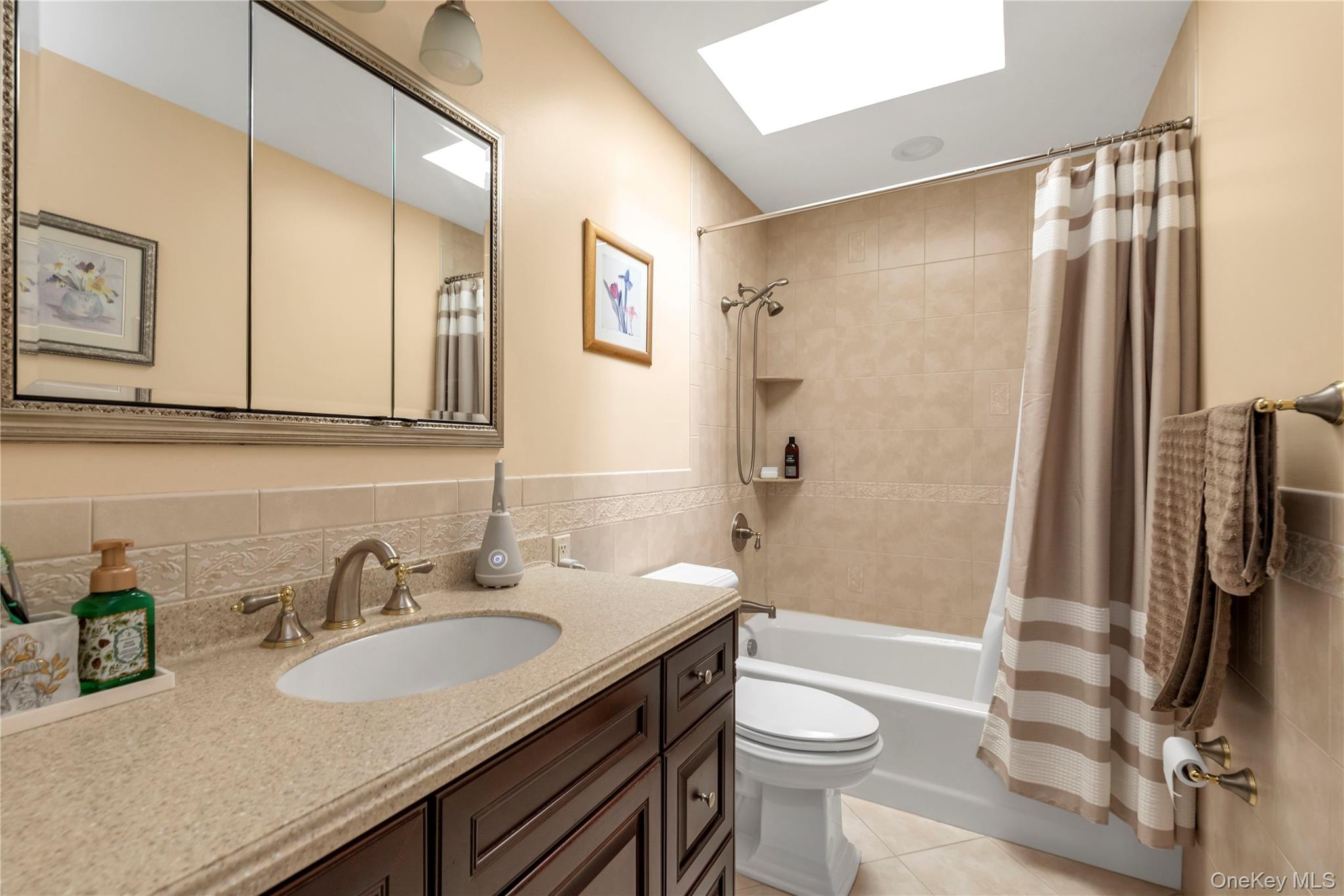 2189 Jerusalem Avenue Property Photo 15
