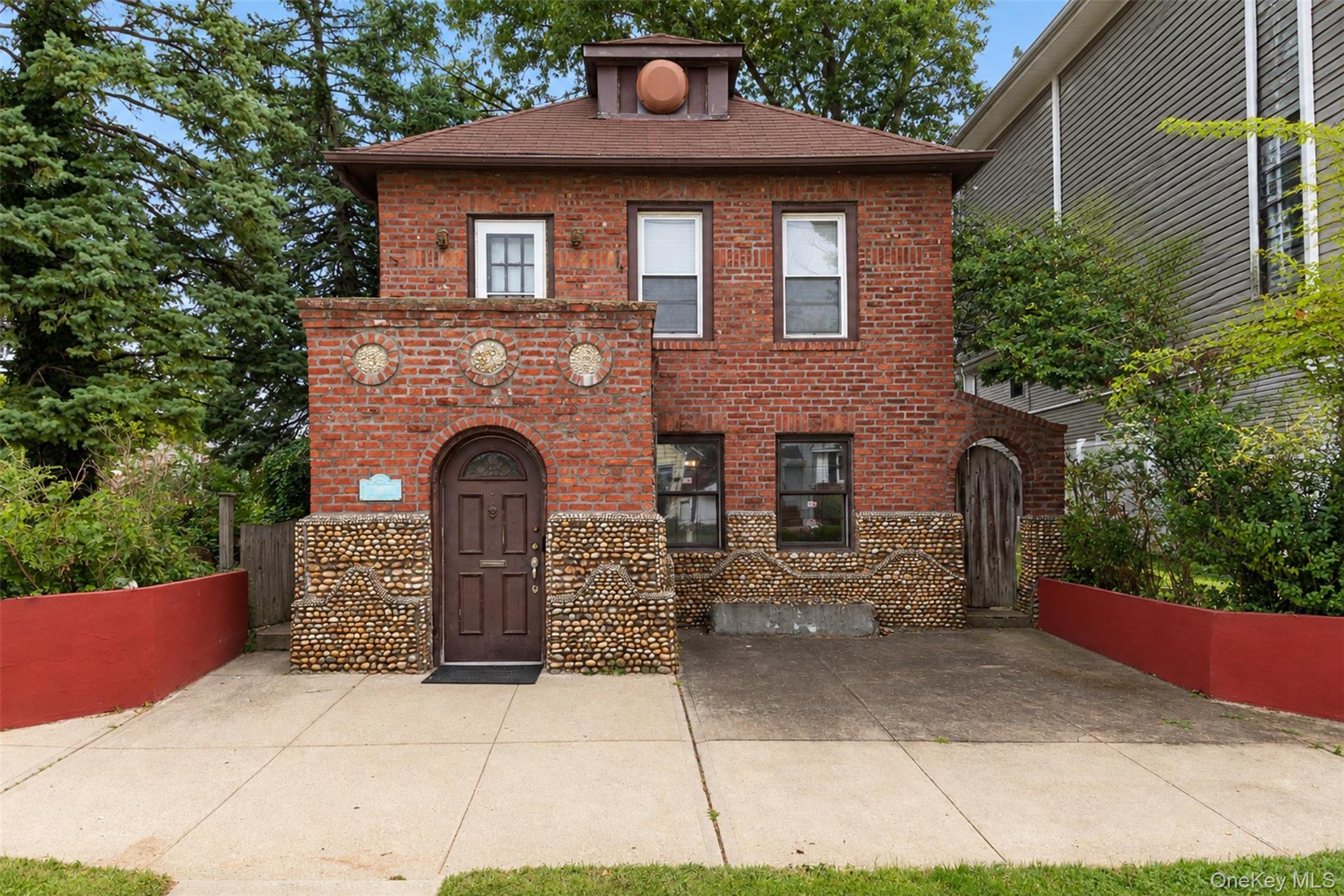 145 Arlington Avenue Property Photo 1