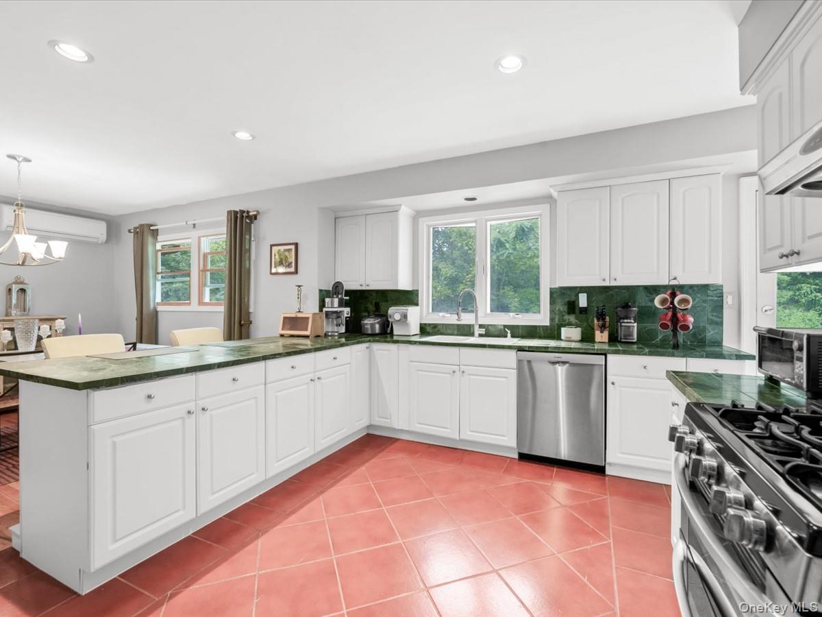 7 Sharon Avenue Property Photo 11