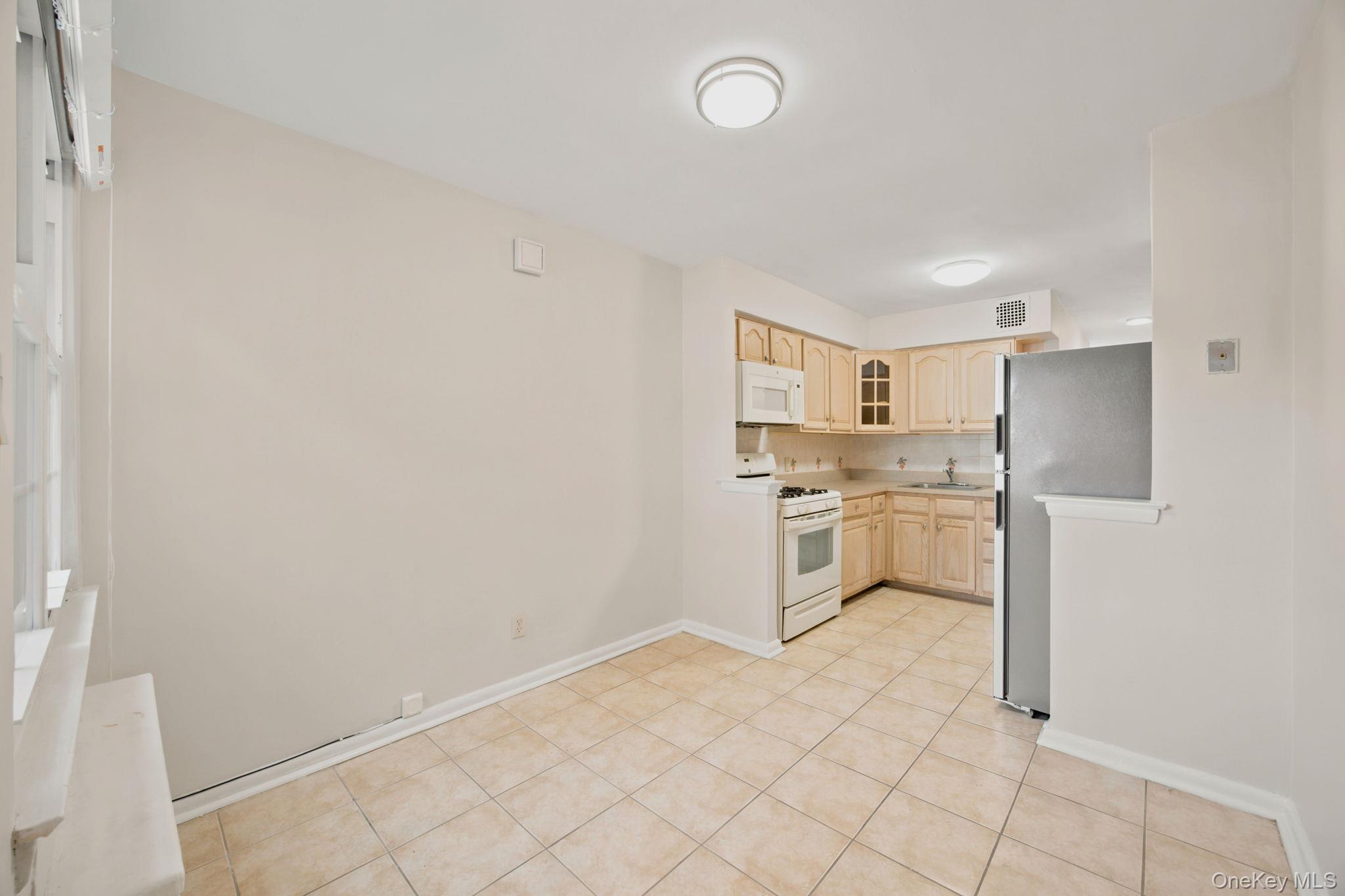 10120 Flatlands Avenue Property Photo 13