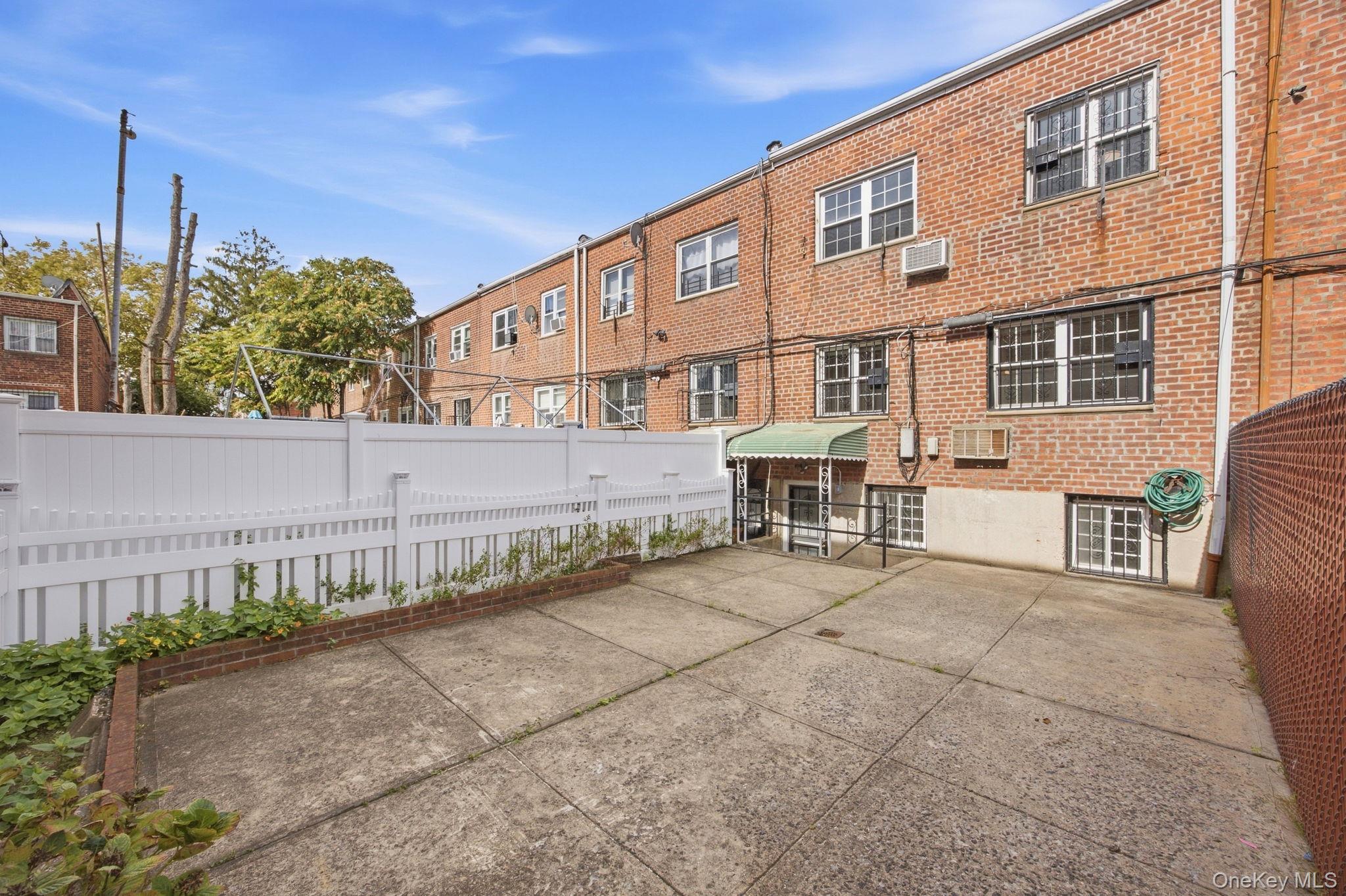10120 Flatlands Avenue Property Photo 21