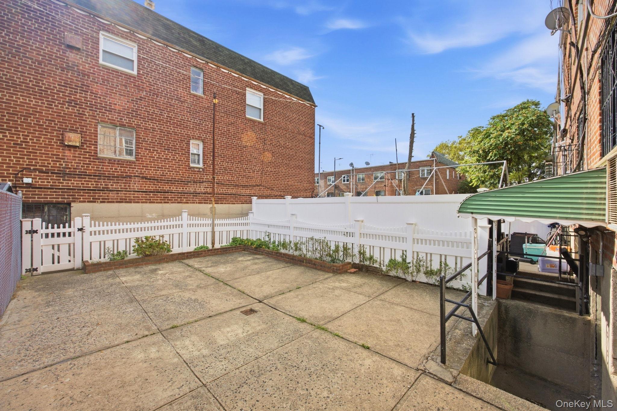 10120 Flatlands Avenue Property Photo 22