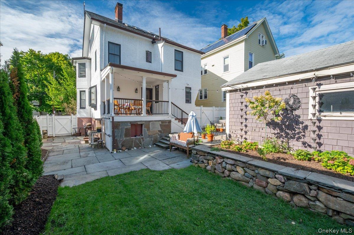 42 2nd Avenue Property Photo 33