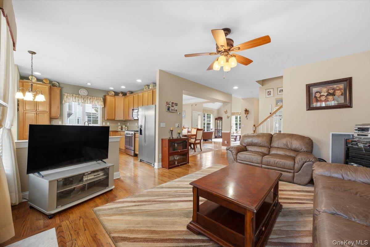 12 Sassinoro Boulevard Property Photo 14