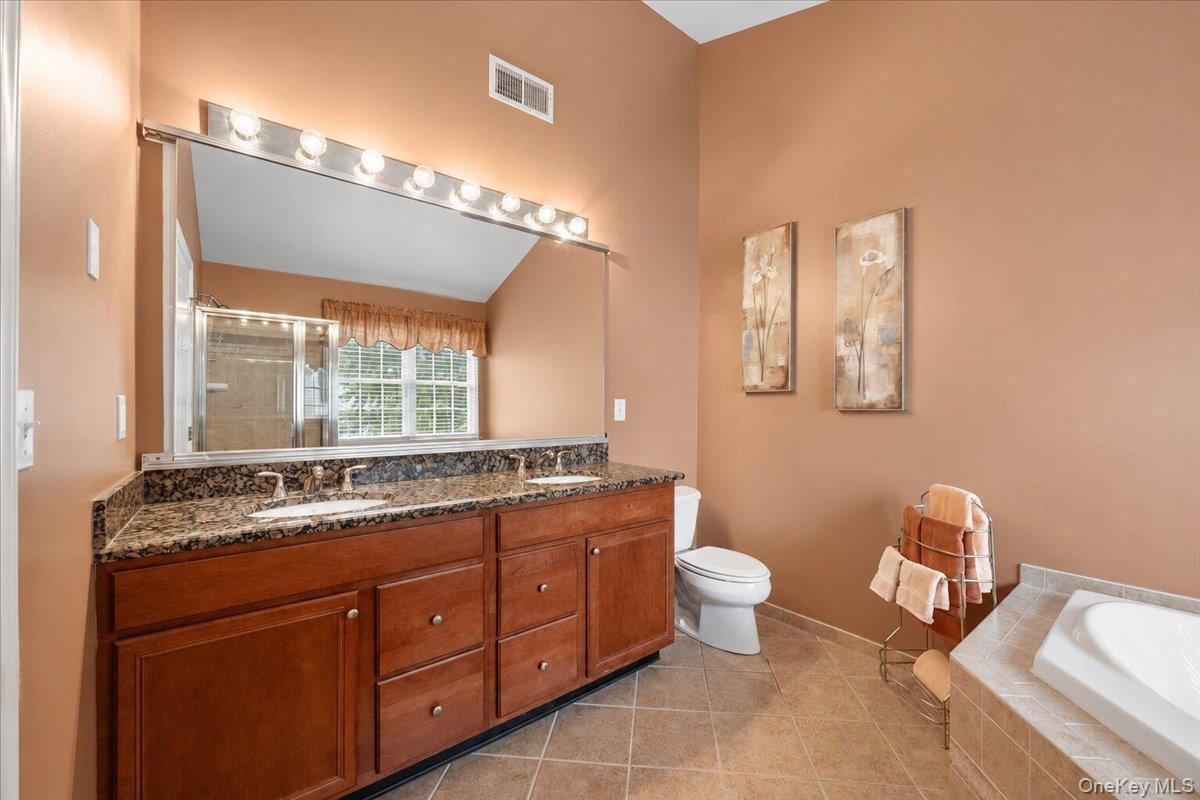 12 Sassinoro Boulevard Property Photo 26