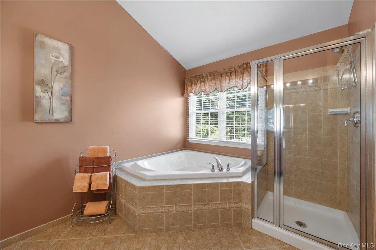 12 Sassinoro Boulevard Property Photo 27