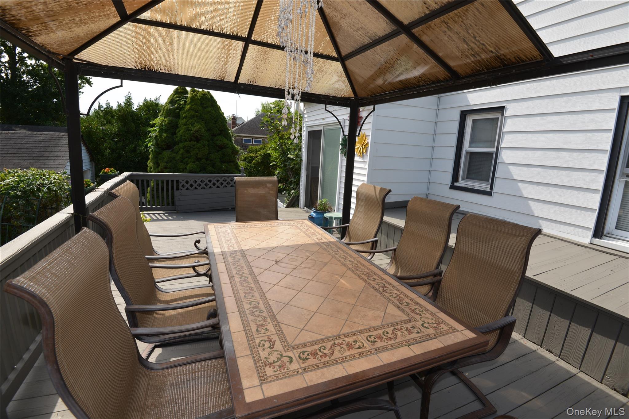 7 S Bay Avenue Property Photo 5