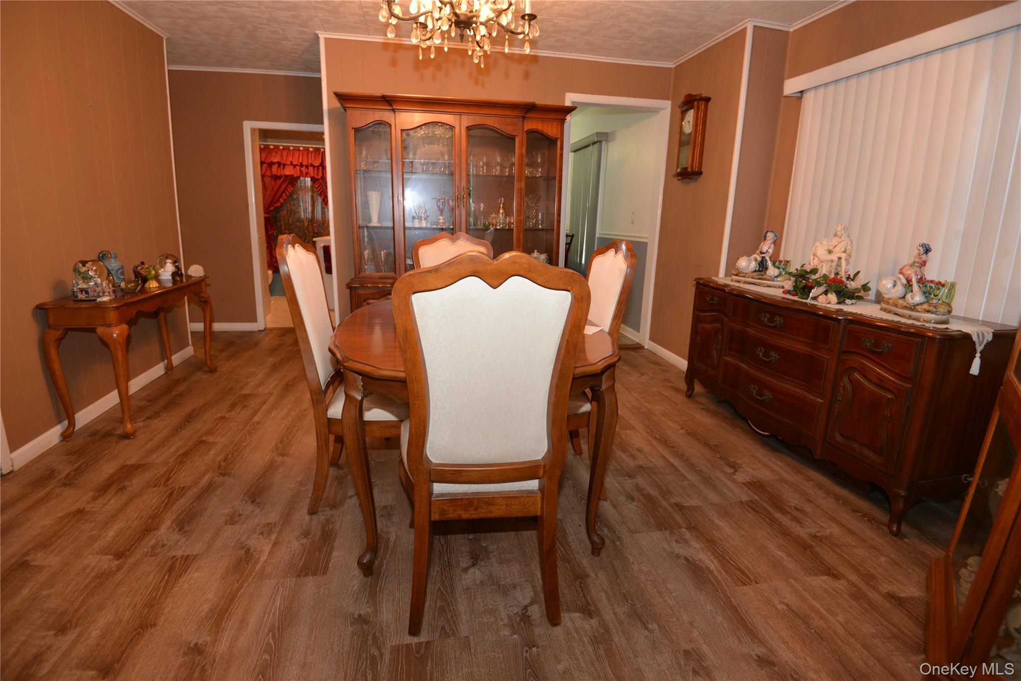 7 S Bay Avenue Property Photo 10