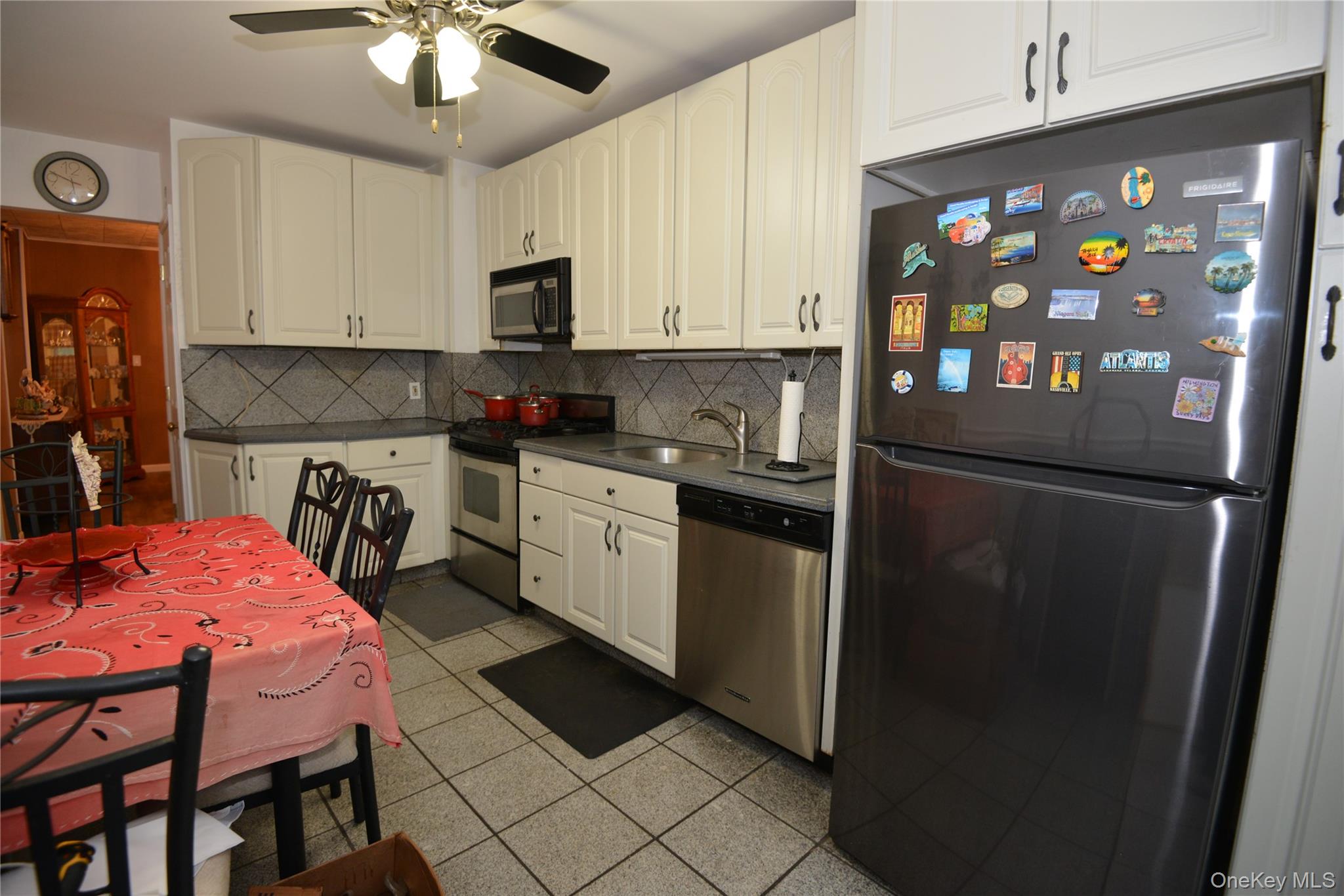 7 S Bay Avenue Property Photo 18