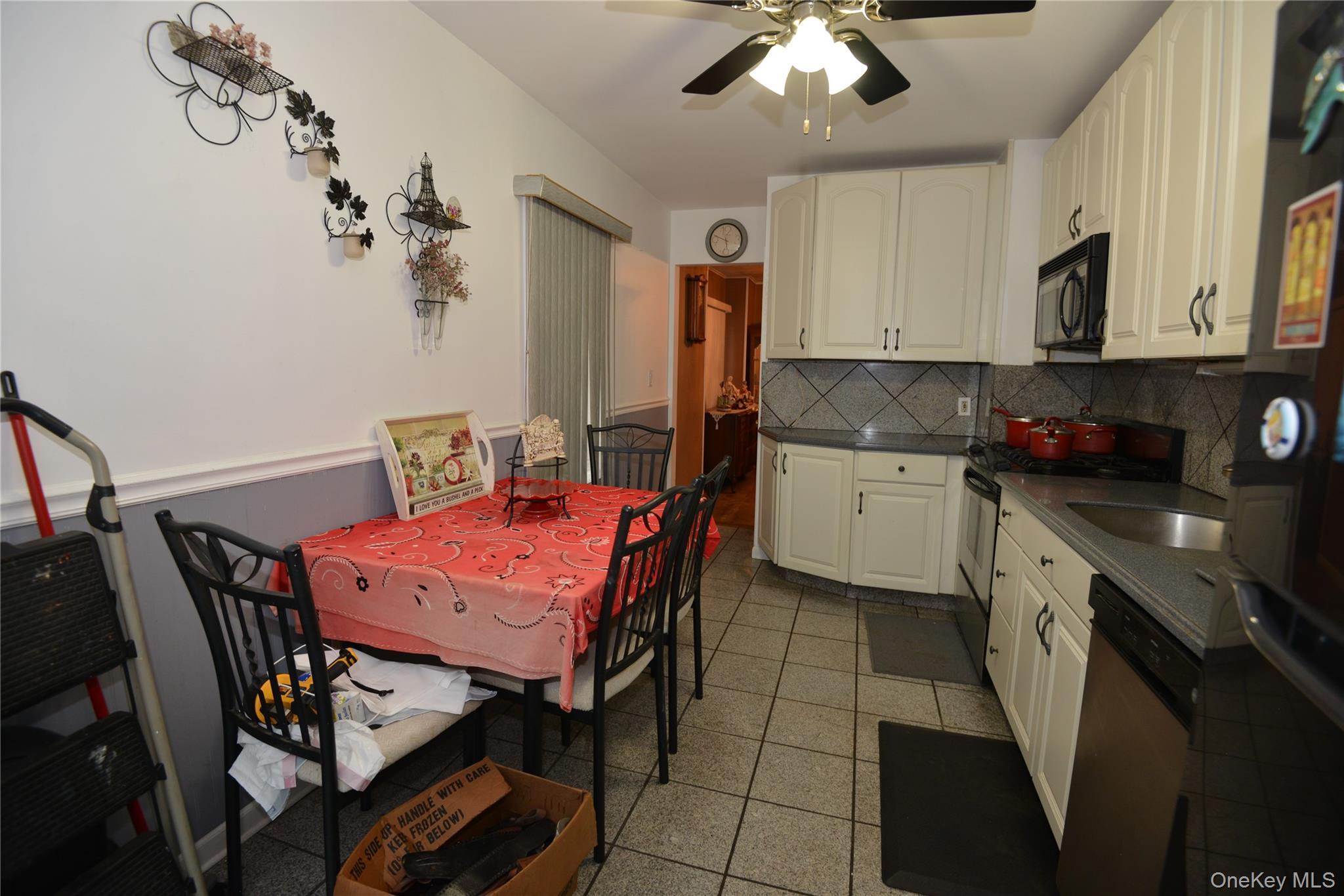 7 S Bay Avenue Property Photo 19