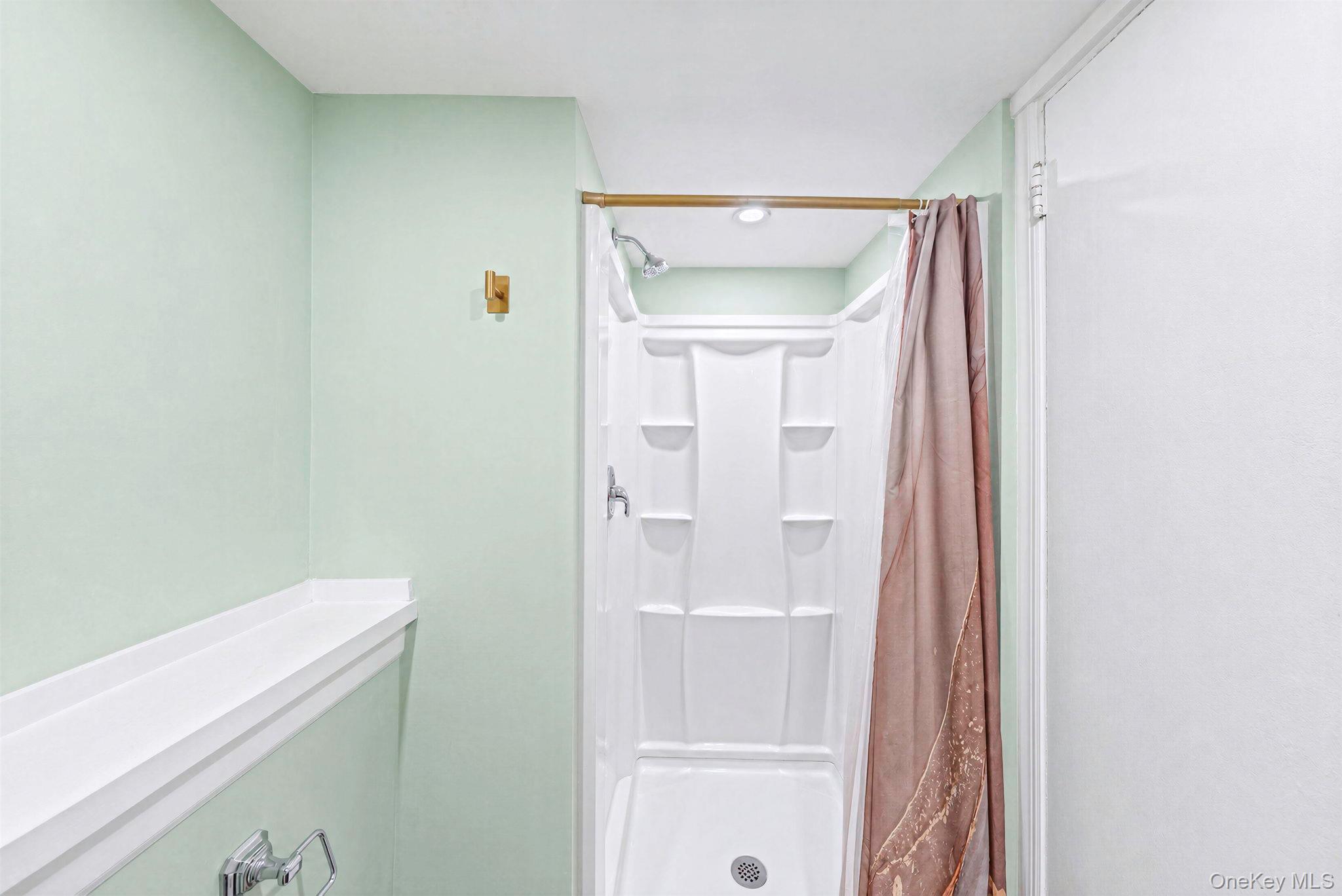 833 N Fulton Avenue Property Photo 12