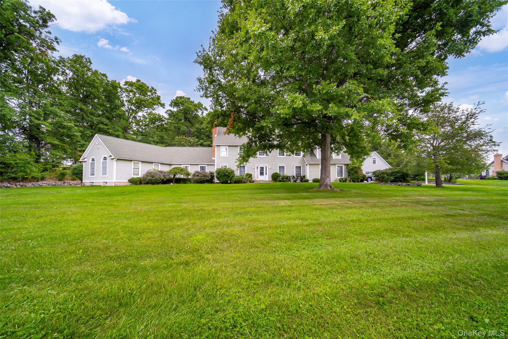 4 Fox Hollow Drive Property Photo 2