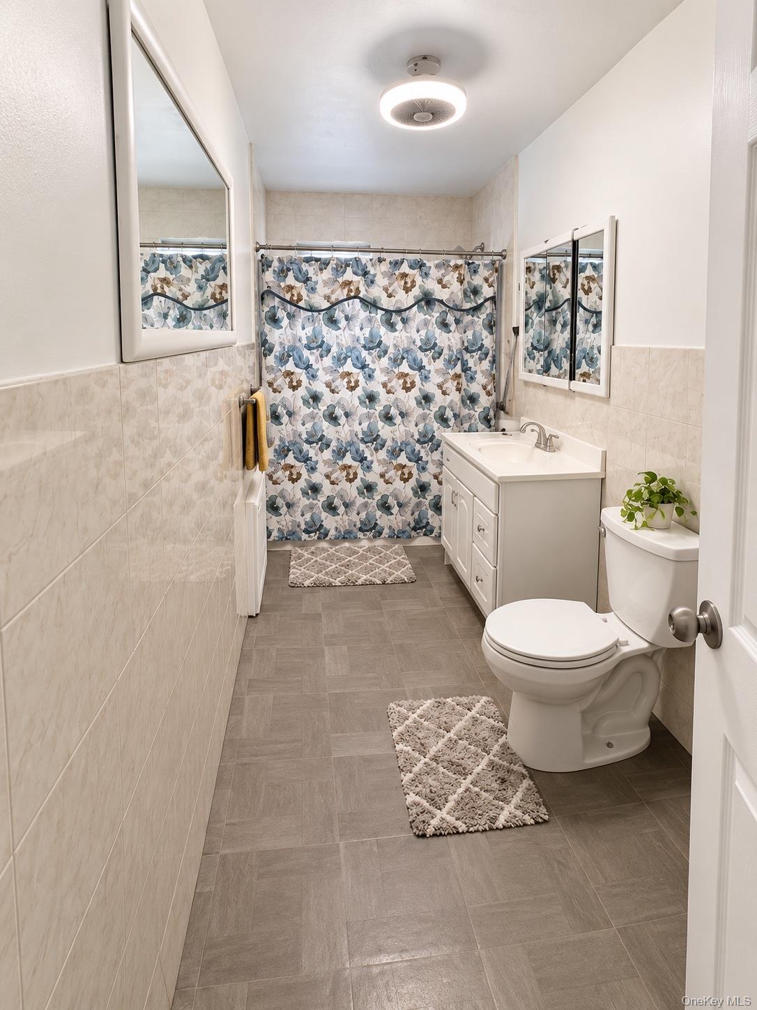 31-44 75th Property Photo 3