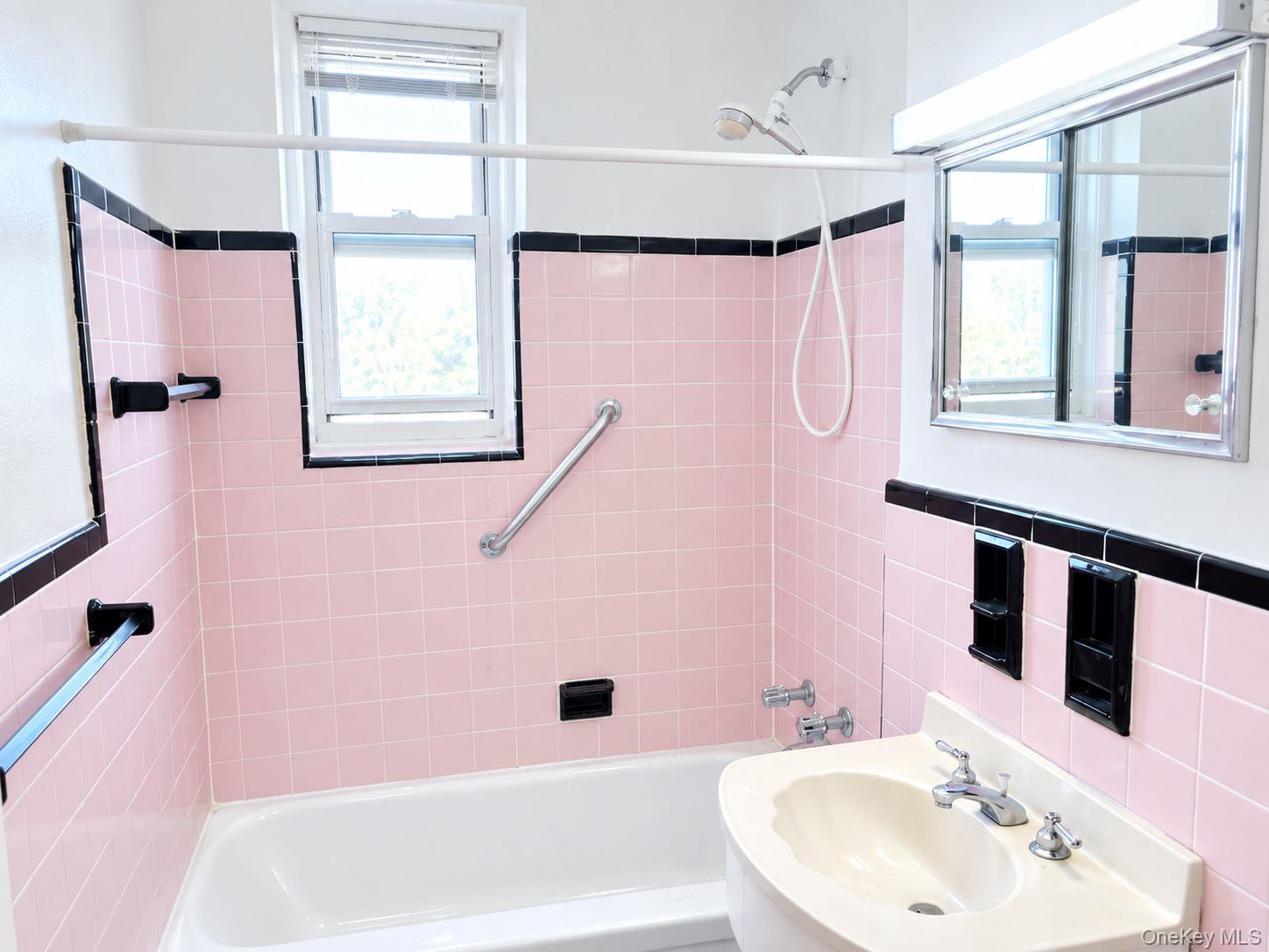 26-21 Union Street 6d Property Photo 9