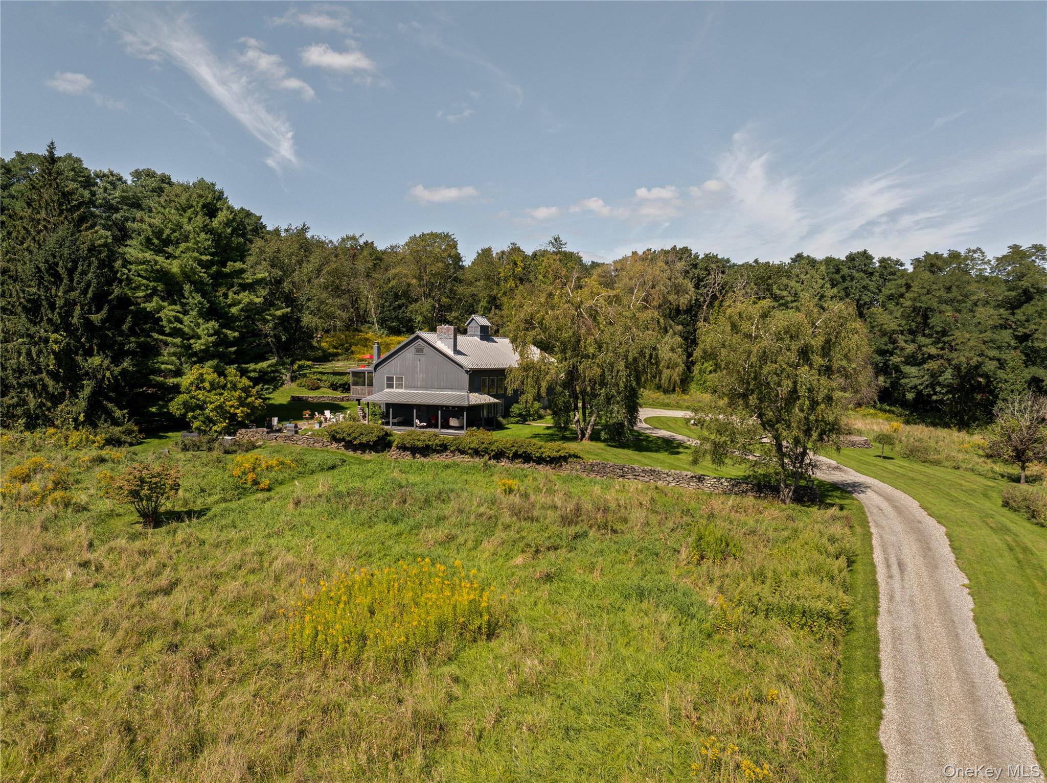823 N Quaker Hill Road Property Photo 1