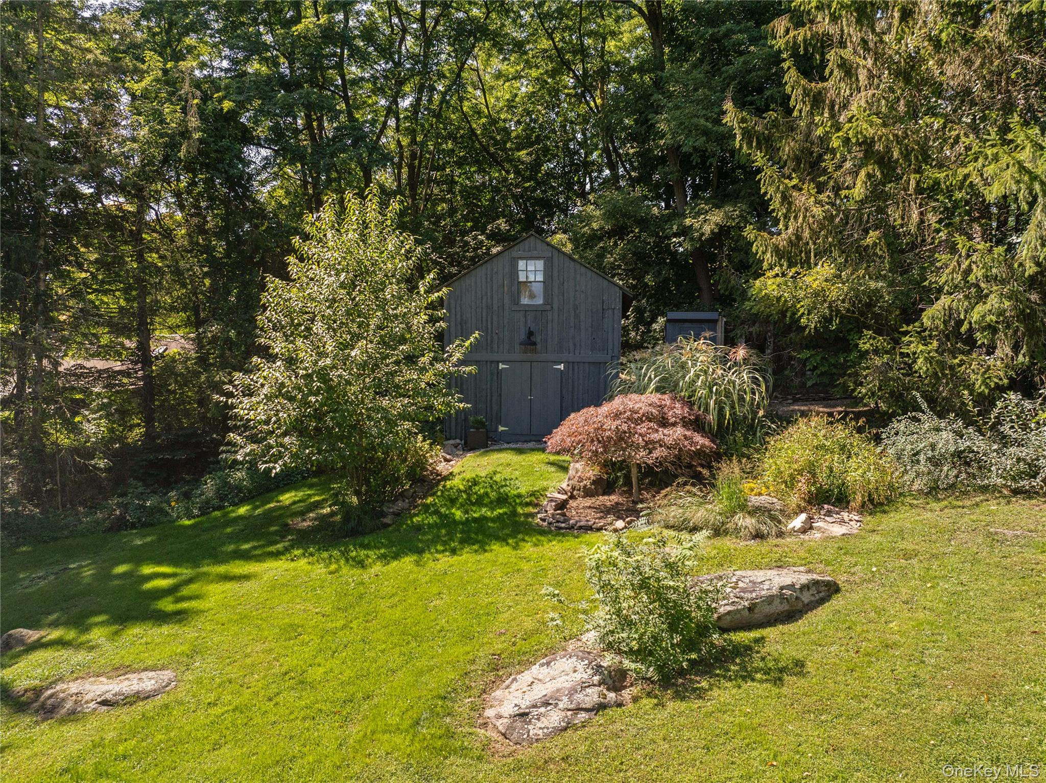 823 N Quaker Hill Road Property Photo 5