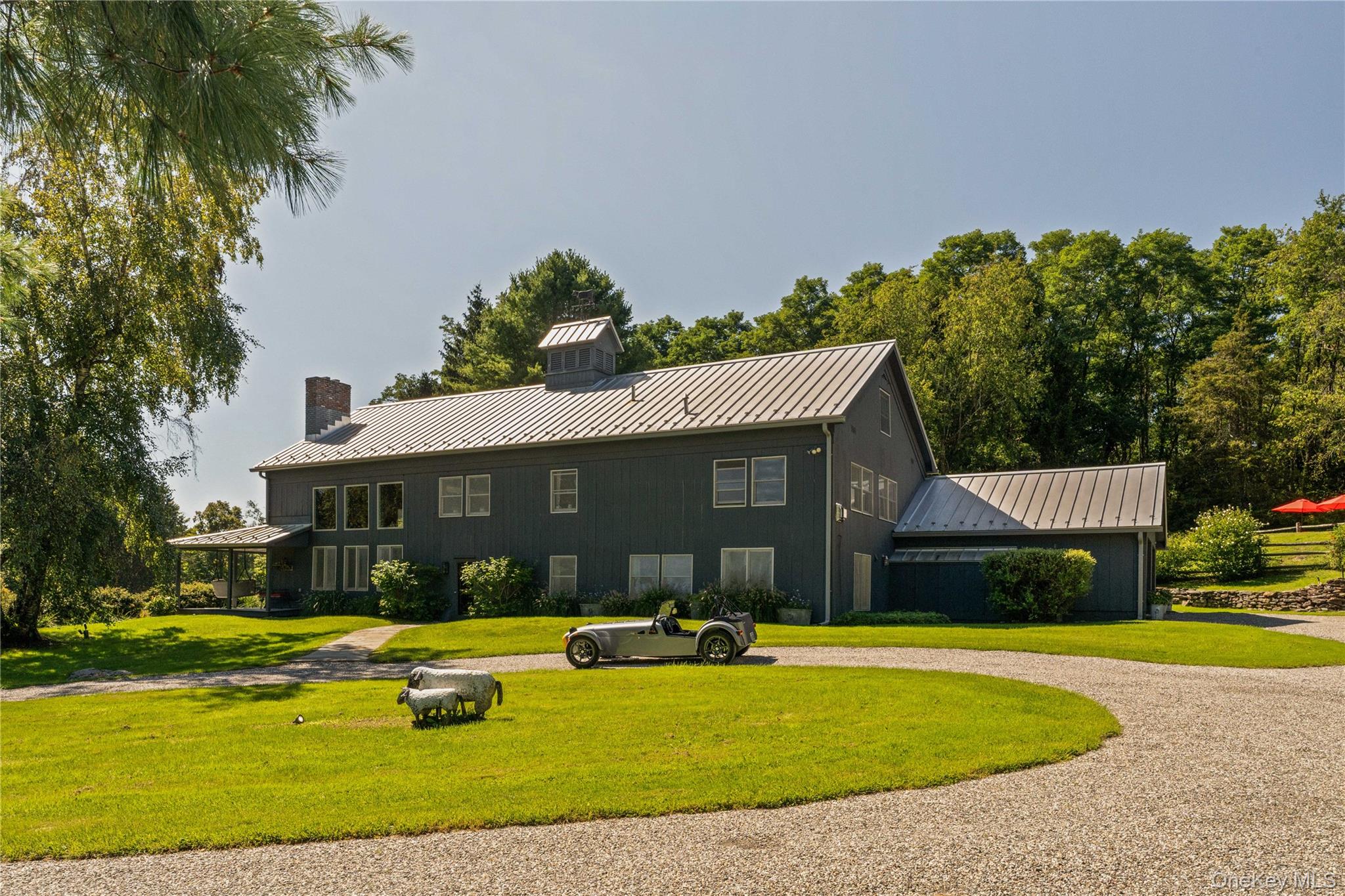 823 N Quaker Hill Road Property Photo 6