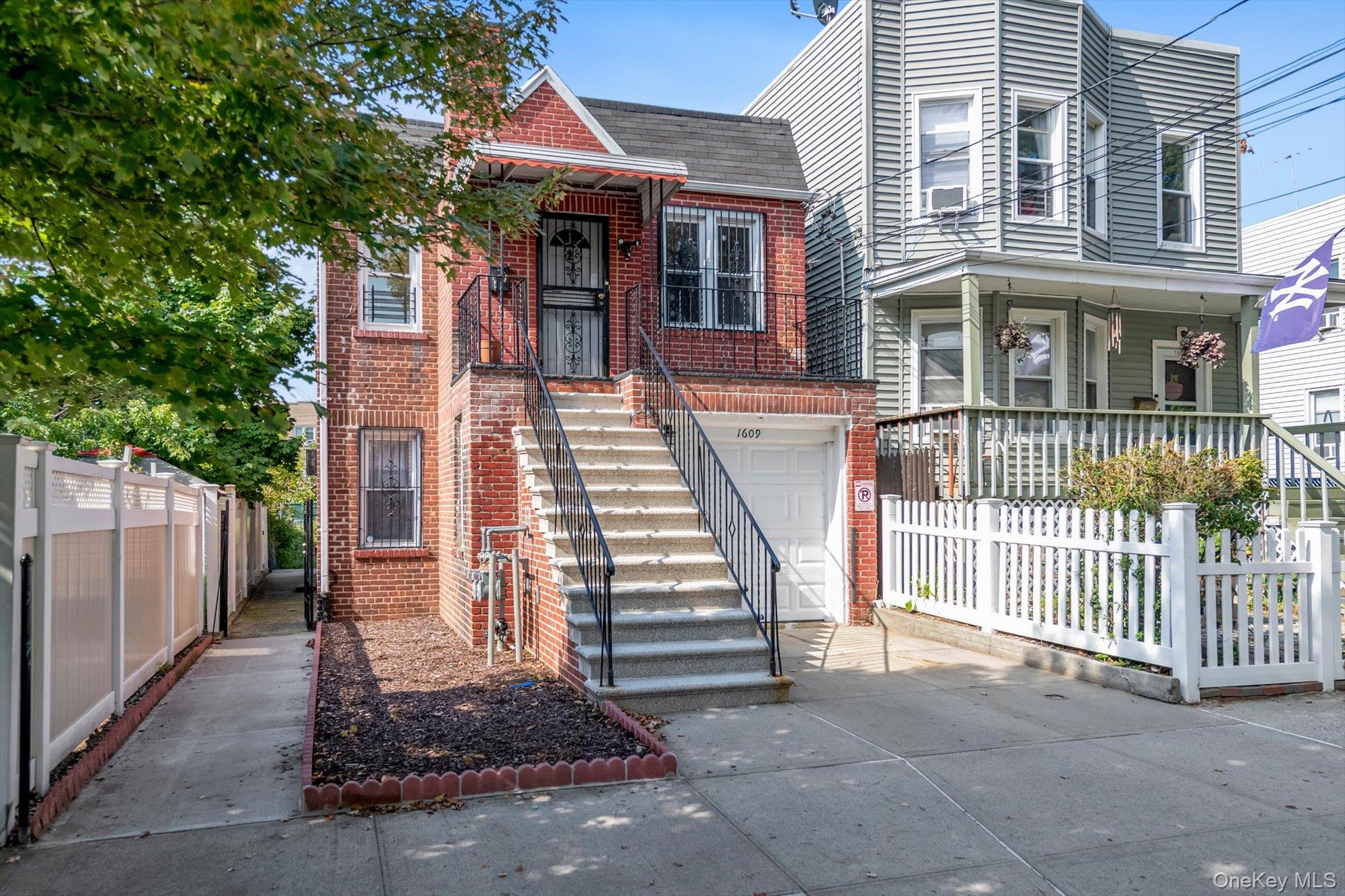 1609 Colden Avenue Property Photo 2