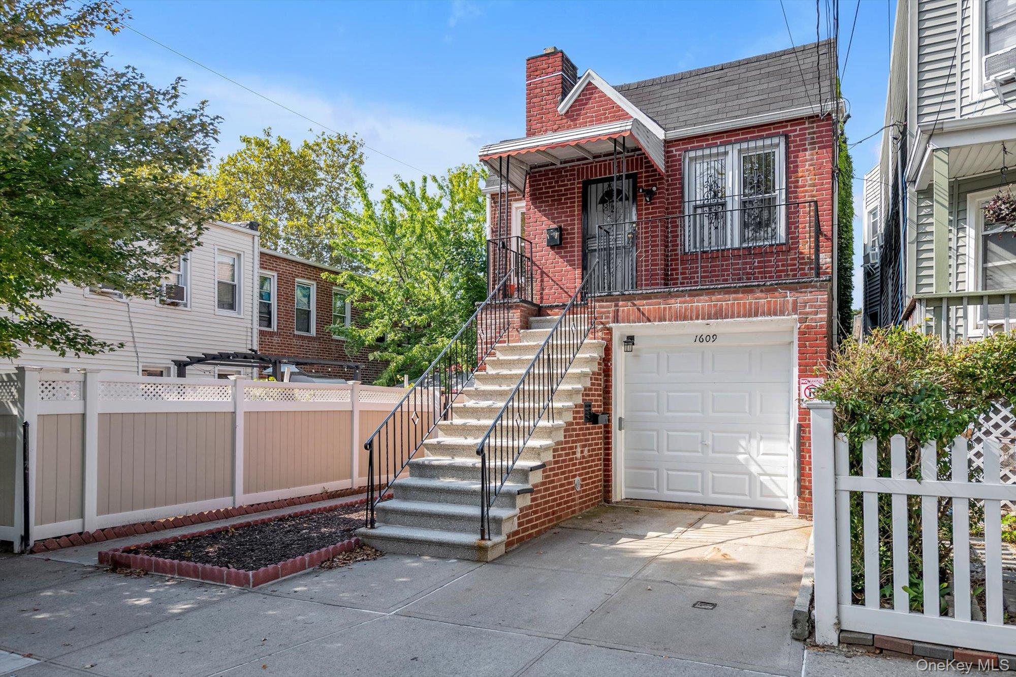 1609 Colden Avenue Property Photo 22