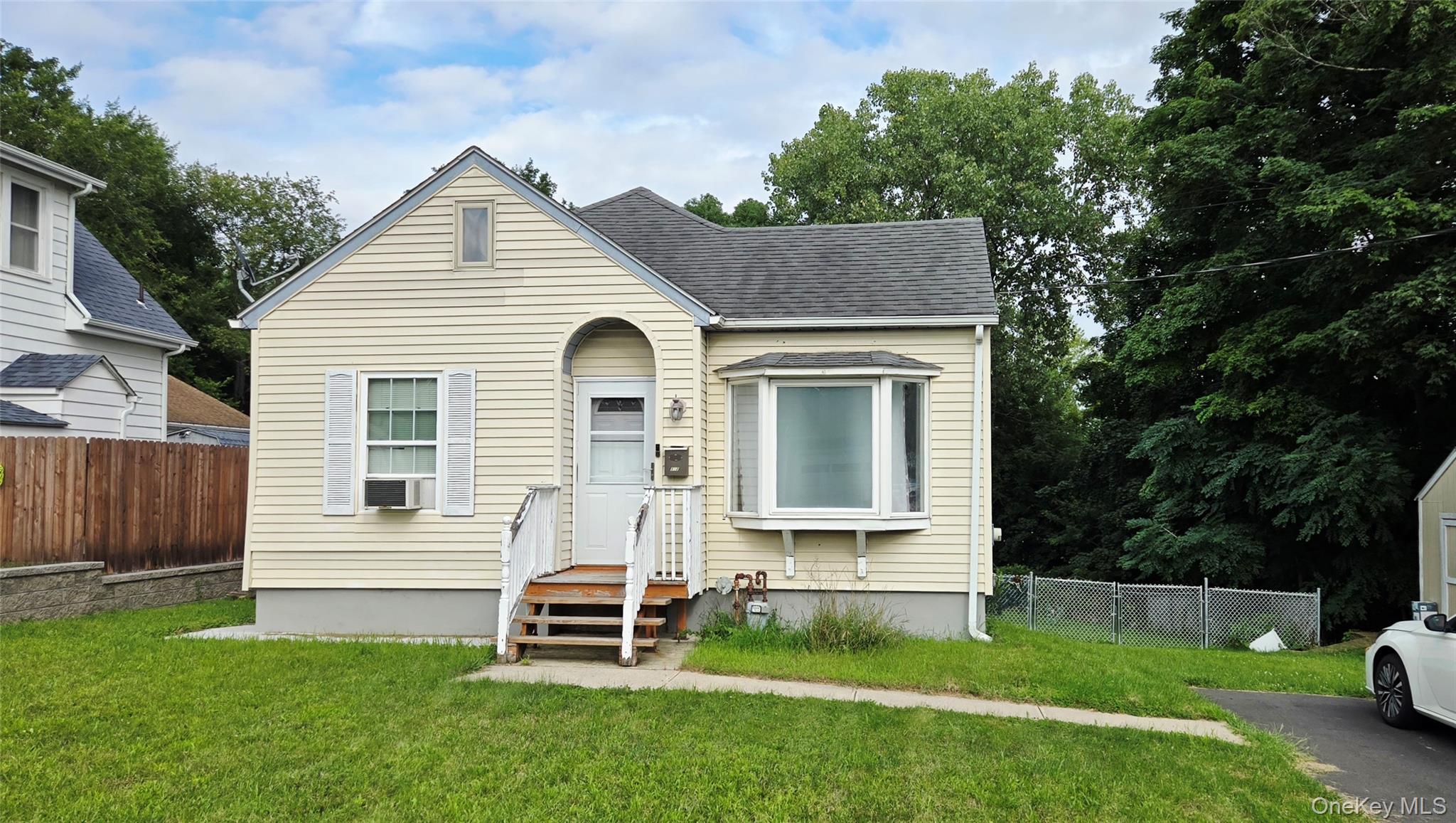 102 Sproat Street Property Photo 1