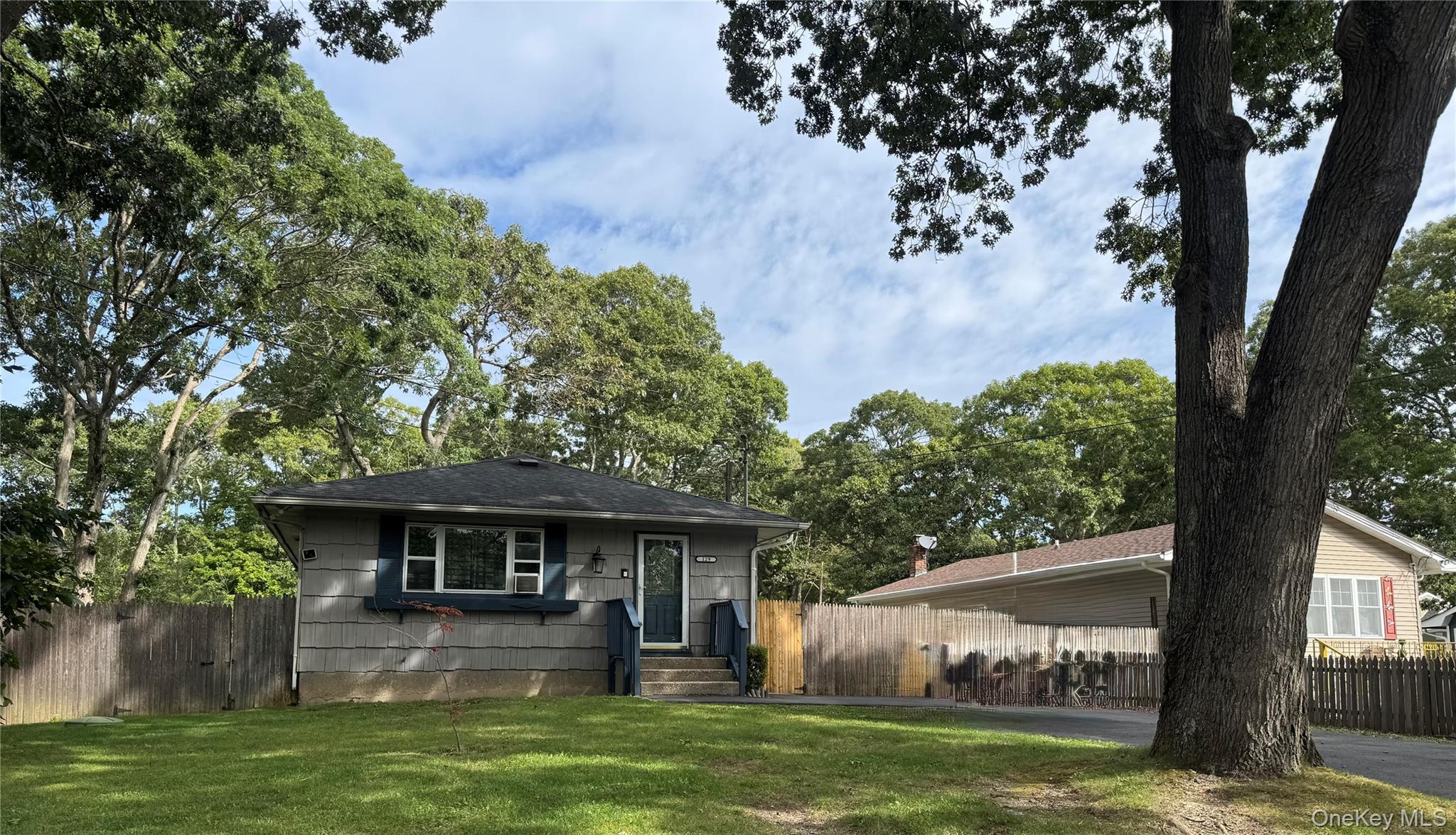 129 Shinnecock Avenue Property Photo 1