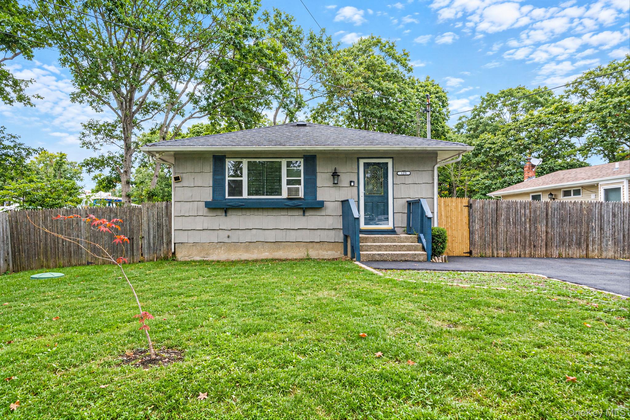 129 Shinnecock Avenue Property Photo 1