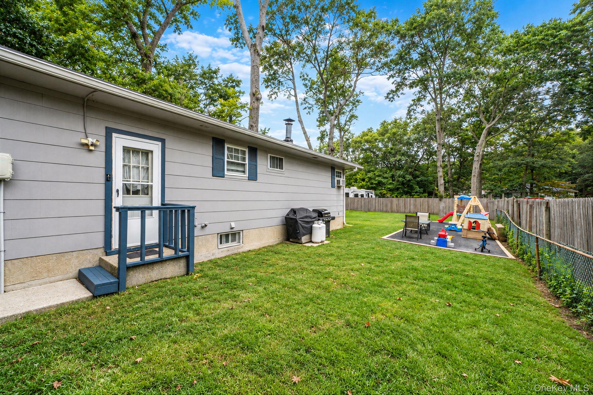 129 Shinnecock Avenue Property Photo 3