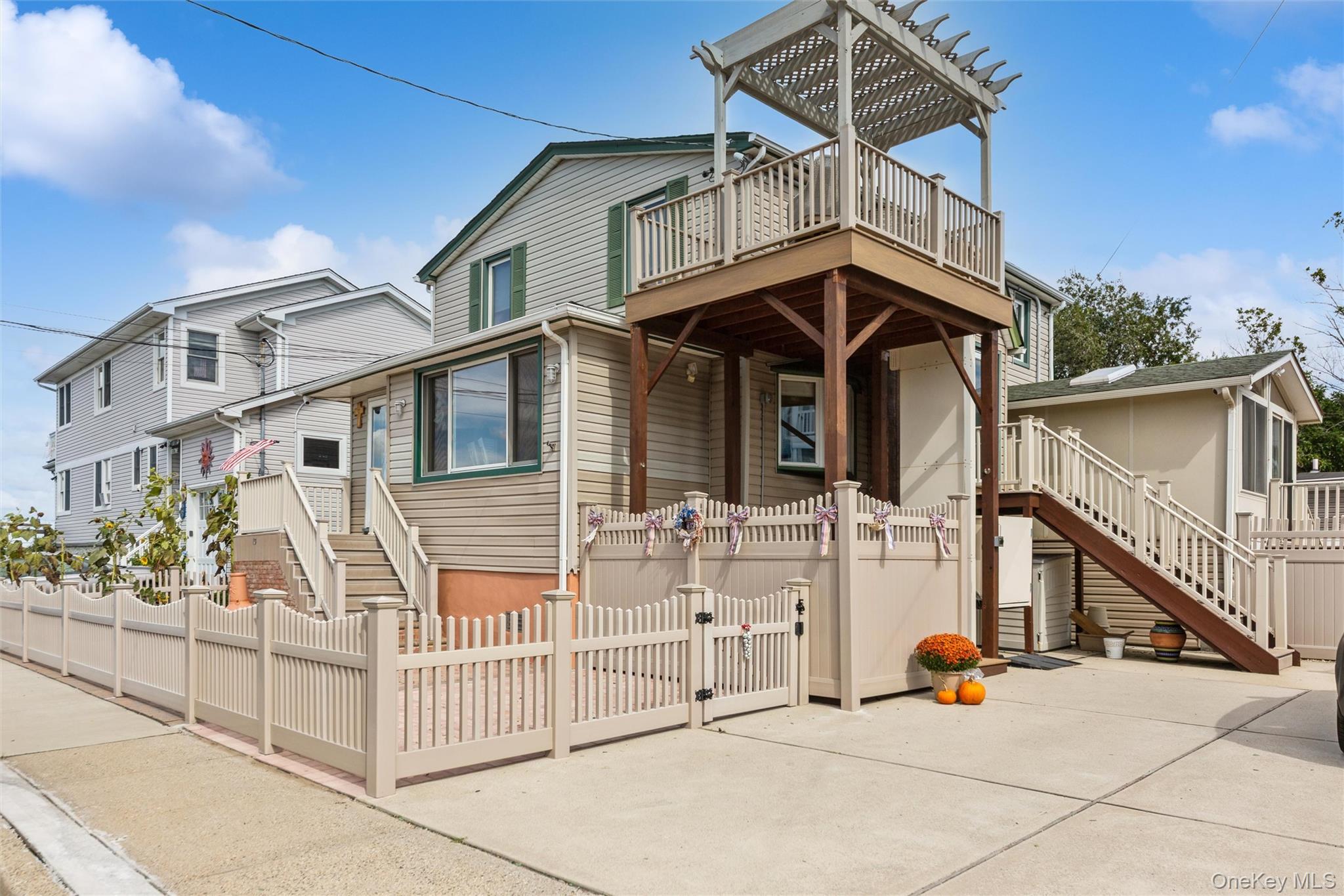 181 Suffolk Road Upper Property Photo 1