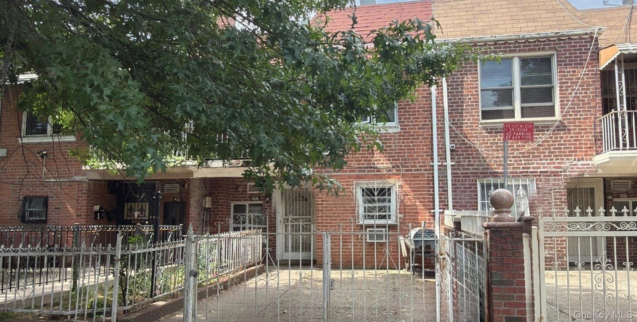 420 E 57th Street Property Photo 5