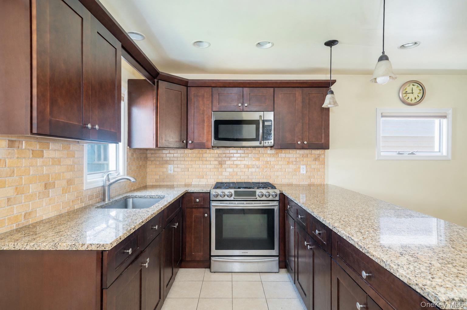 11 Schuyler Terrace Property Photo 1