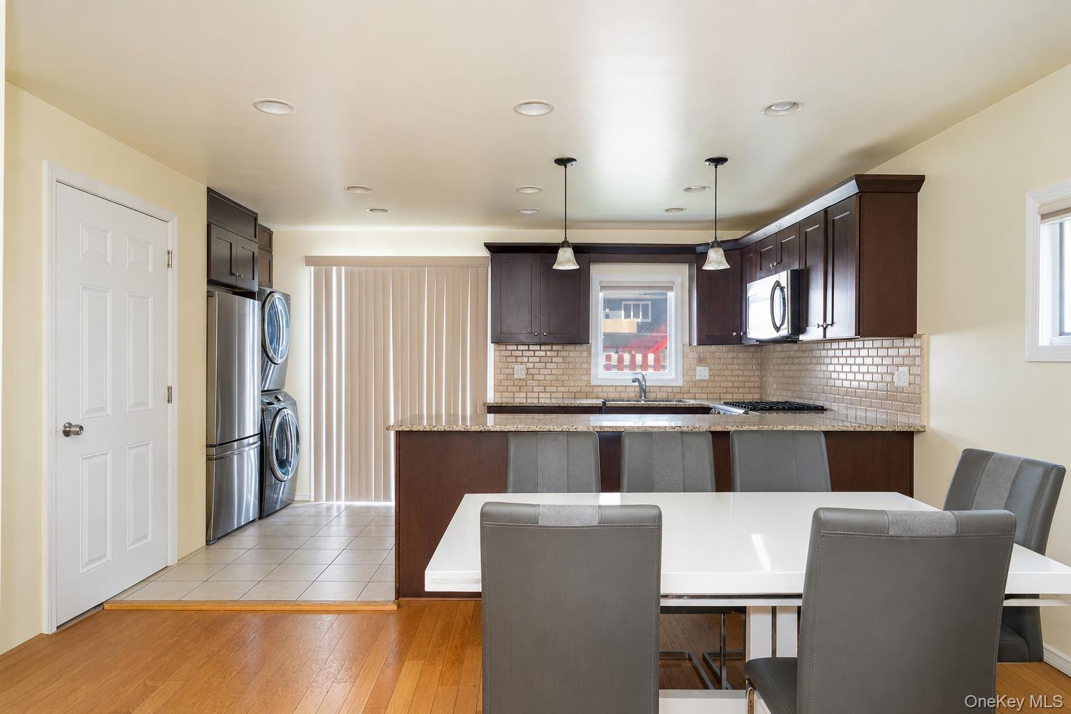 11 Schuyler Terrace Property Photo 3