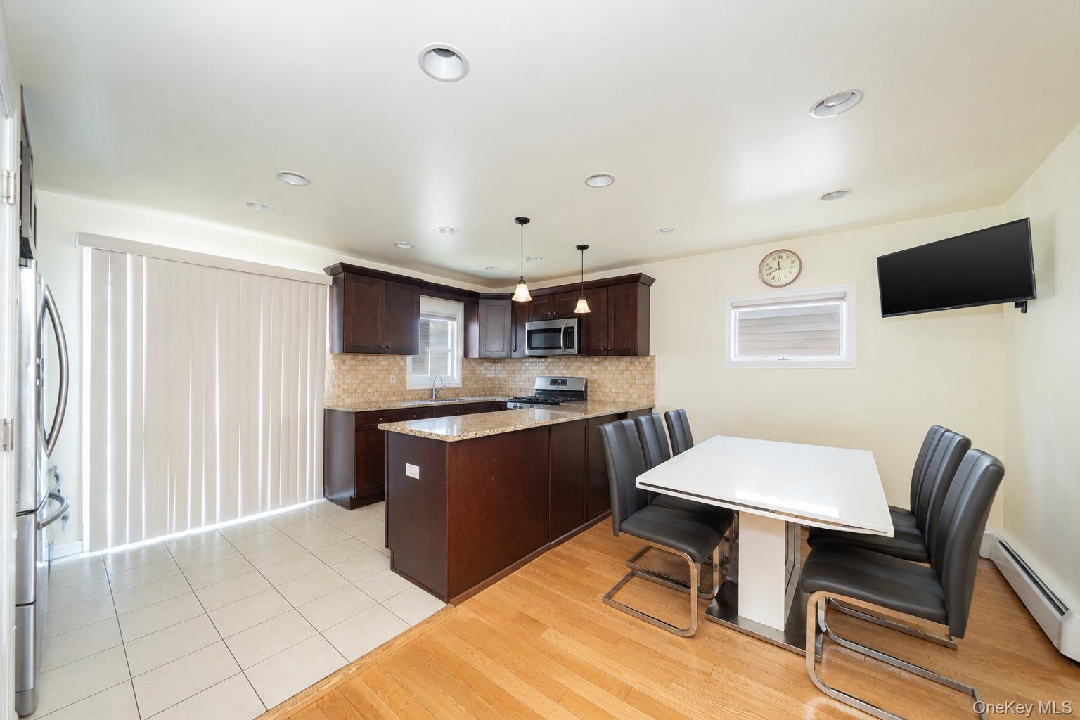 11 Schuyler Terrace Property Photo 4