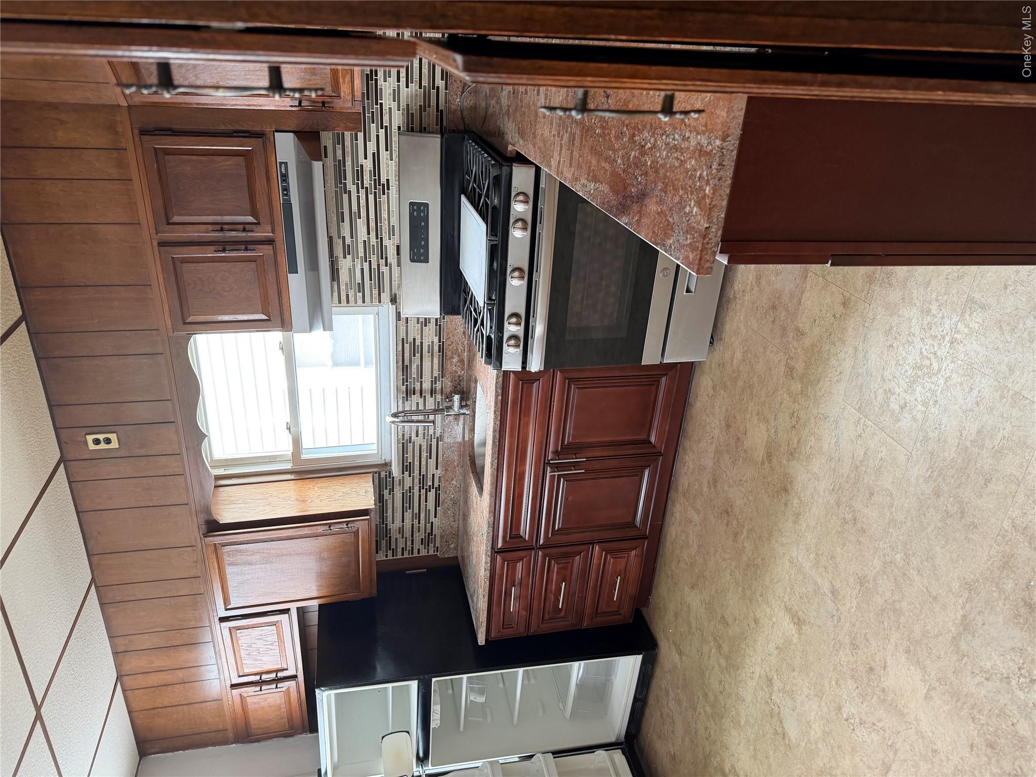 9731 92nd Street Property Photo 1
