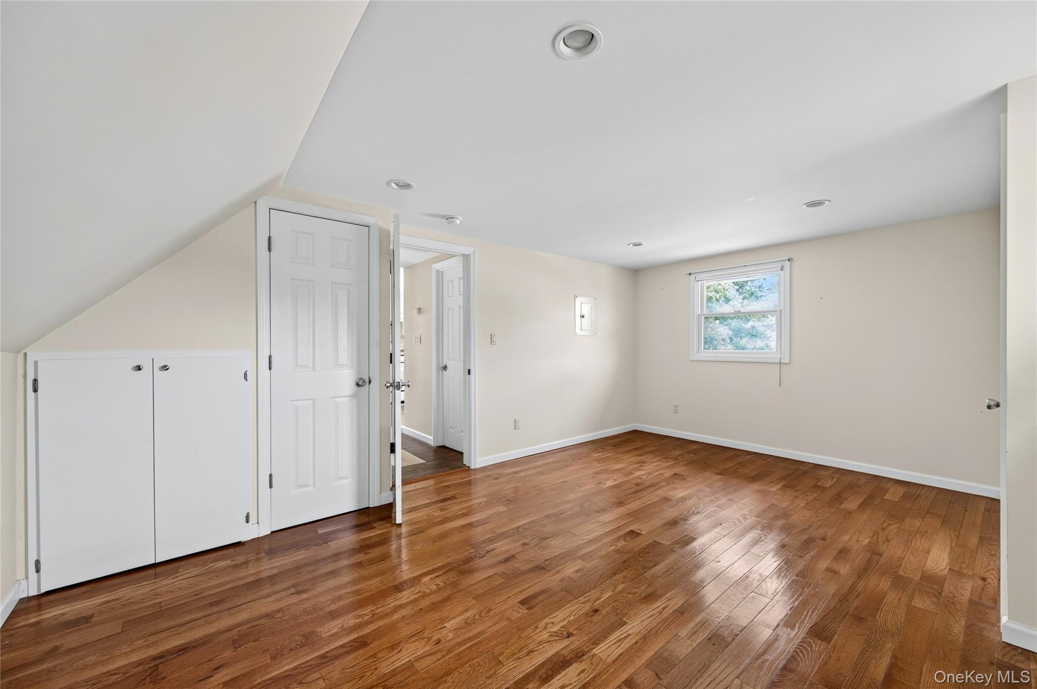 120 Evelyn Avenue Property Photo 10