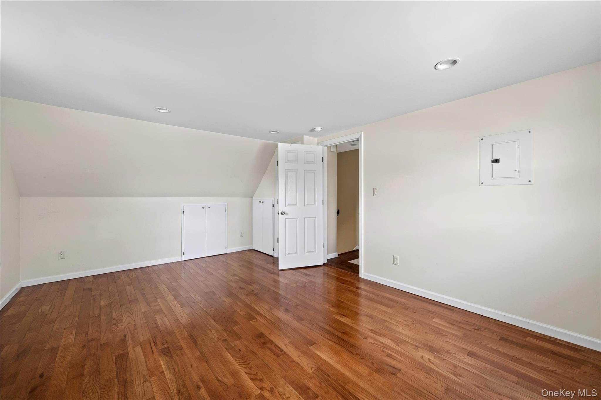 120 Evelyn Avenue Property Photo 11