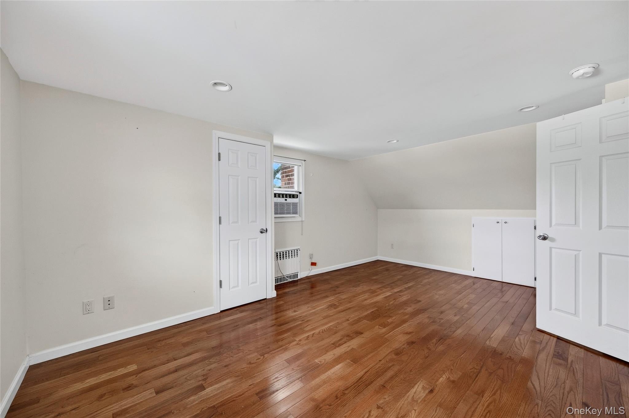 120 Evelyn Avenue Property Photo 12