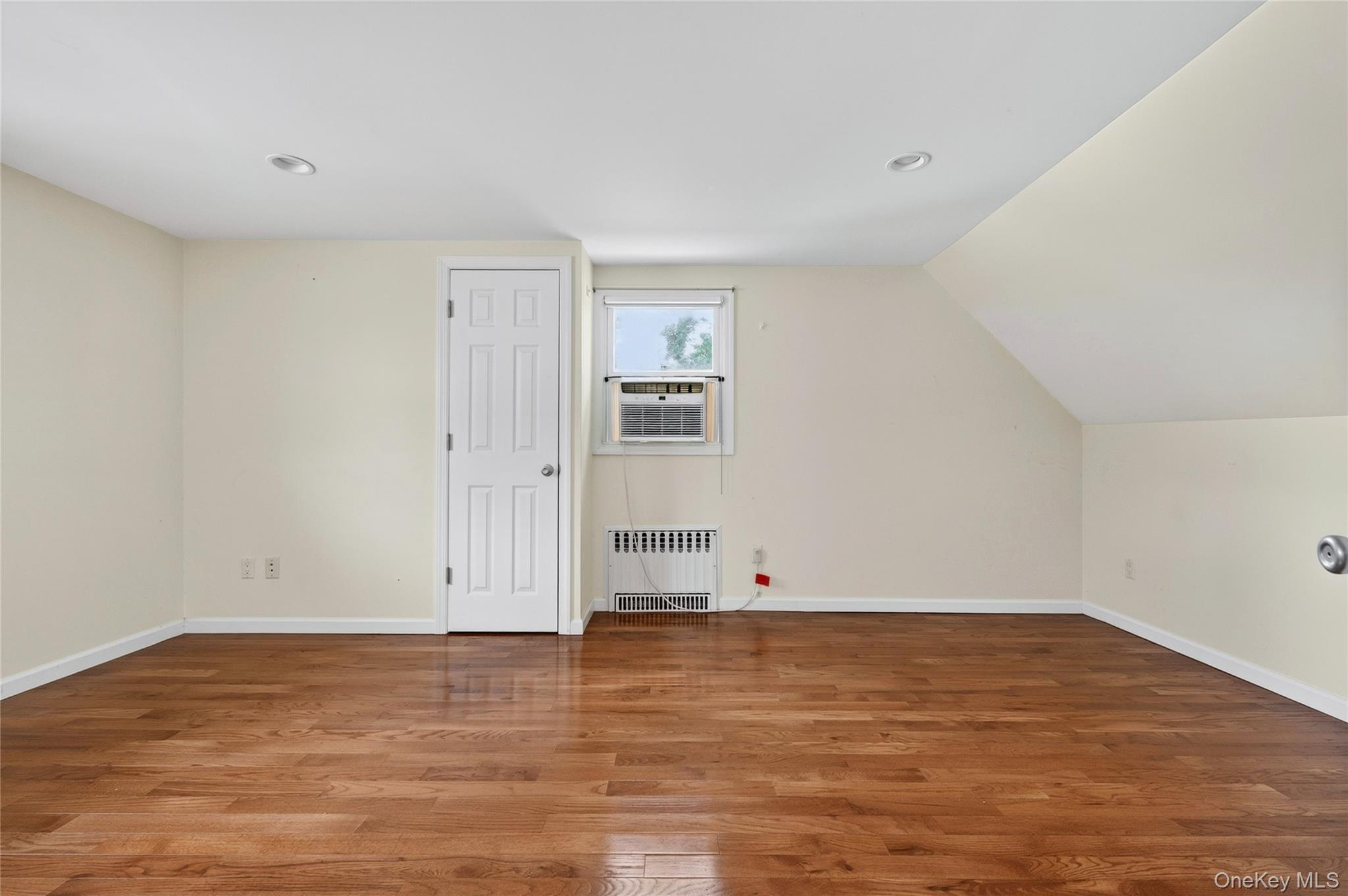 120 Evelyn Avenue Property Photo 14