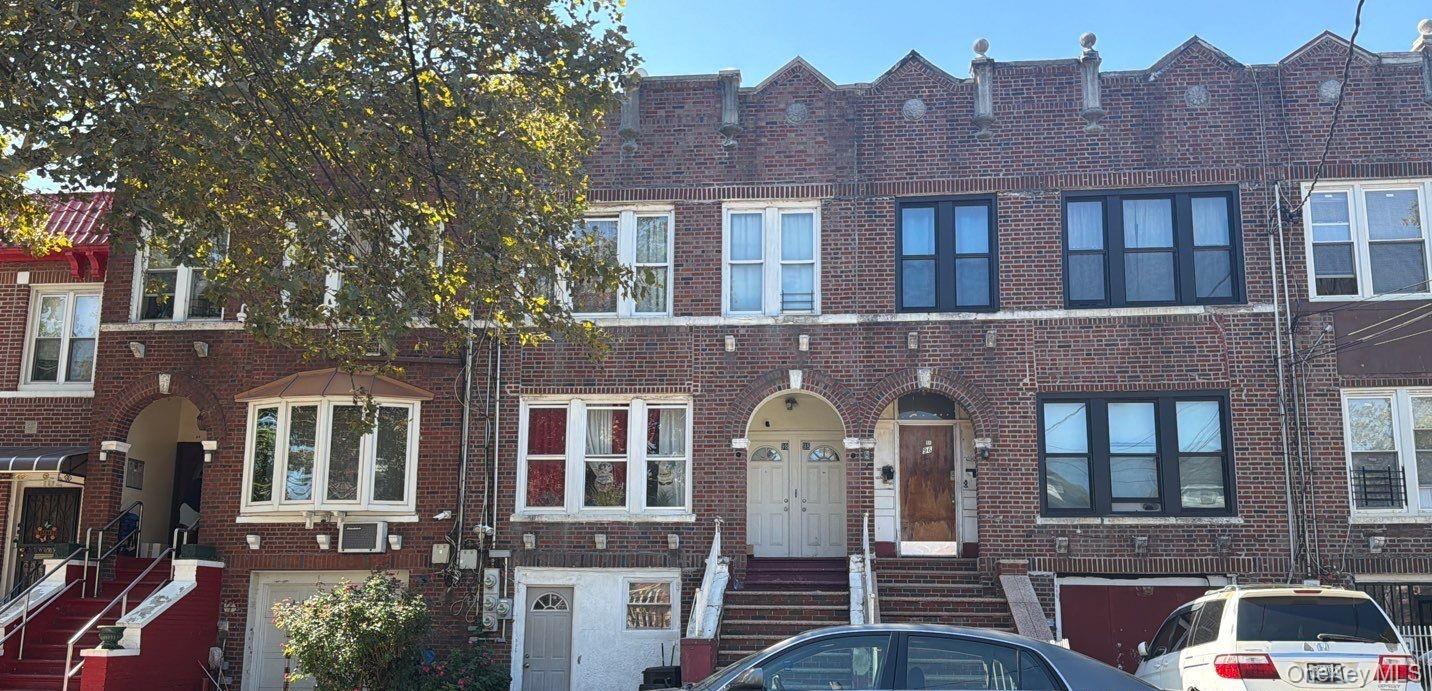 98 E 56th Street Property Photo 3