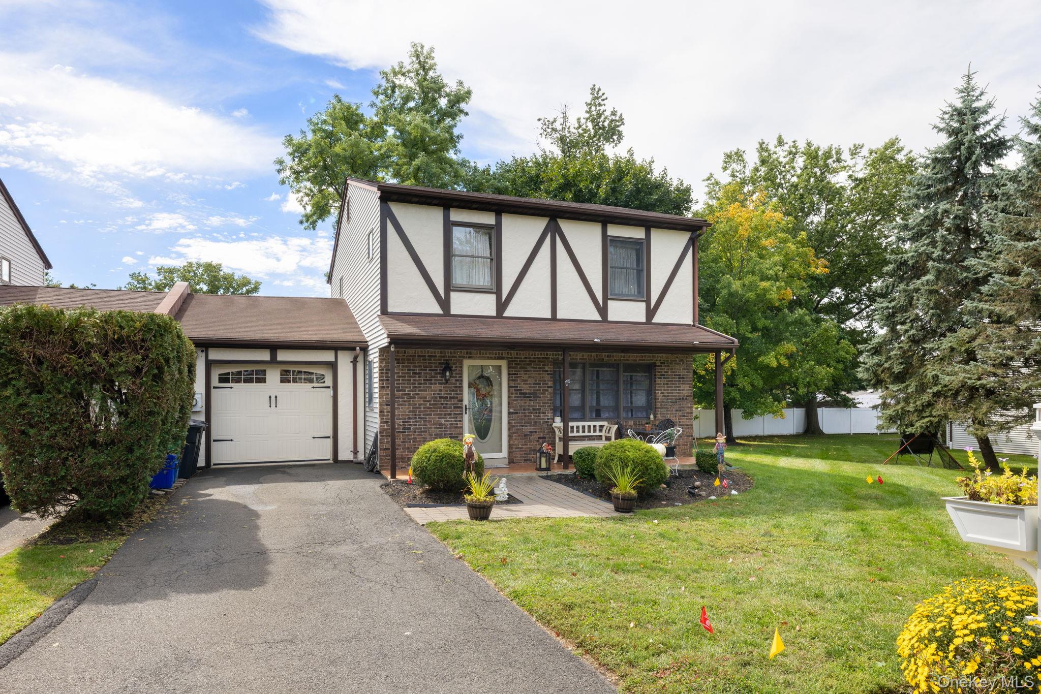 4 Hovey Lane Property Photo 1