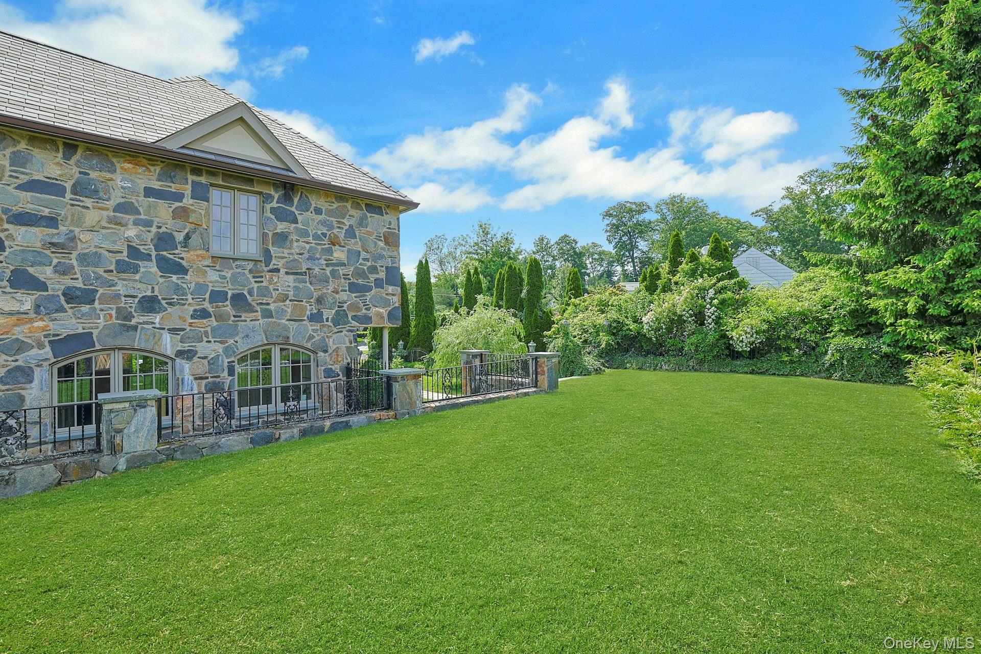 77 Deerhurst Road Property Photo 4