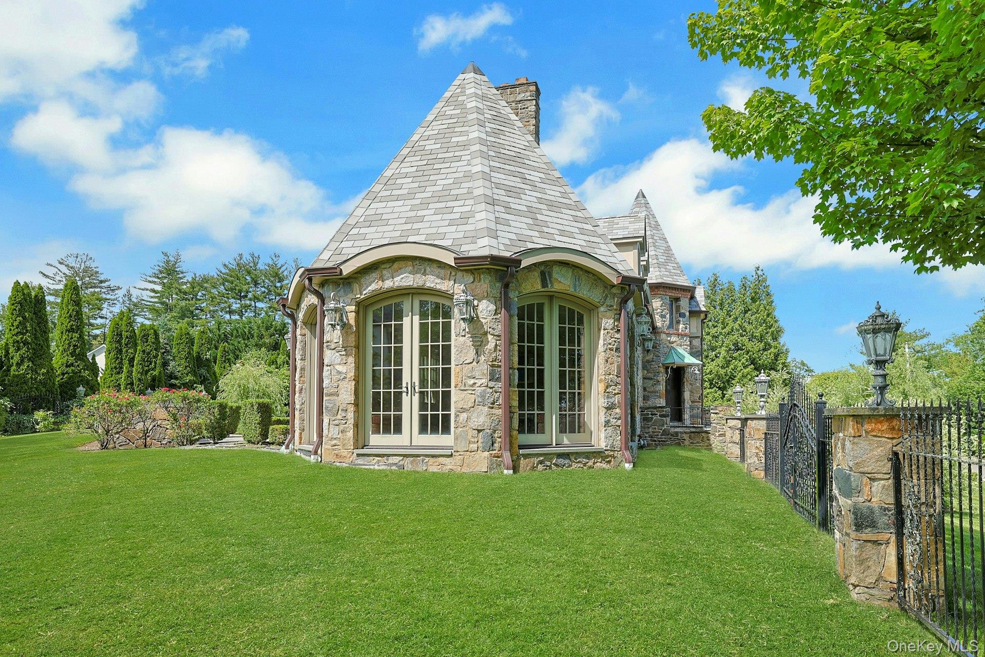 77 Deerhurst Road Property Photo 32