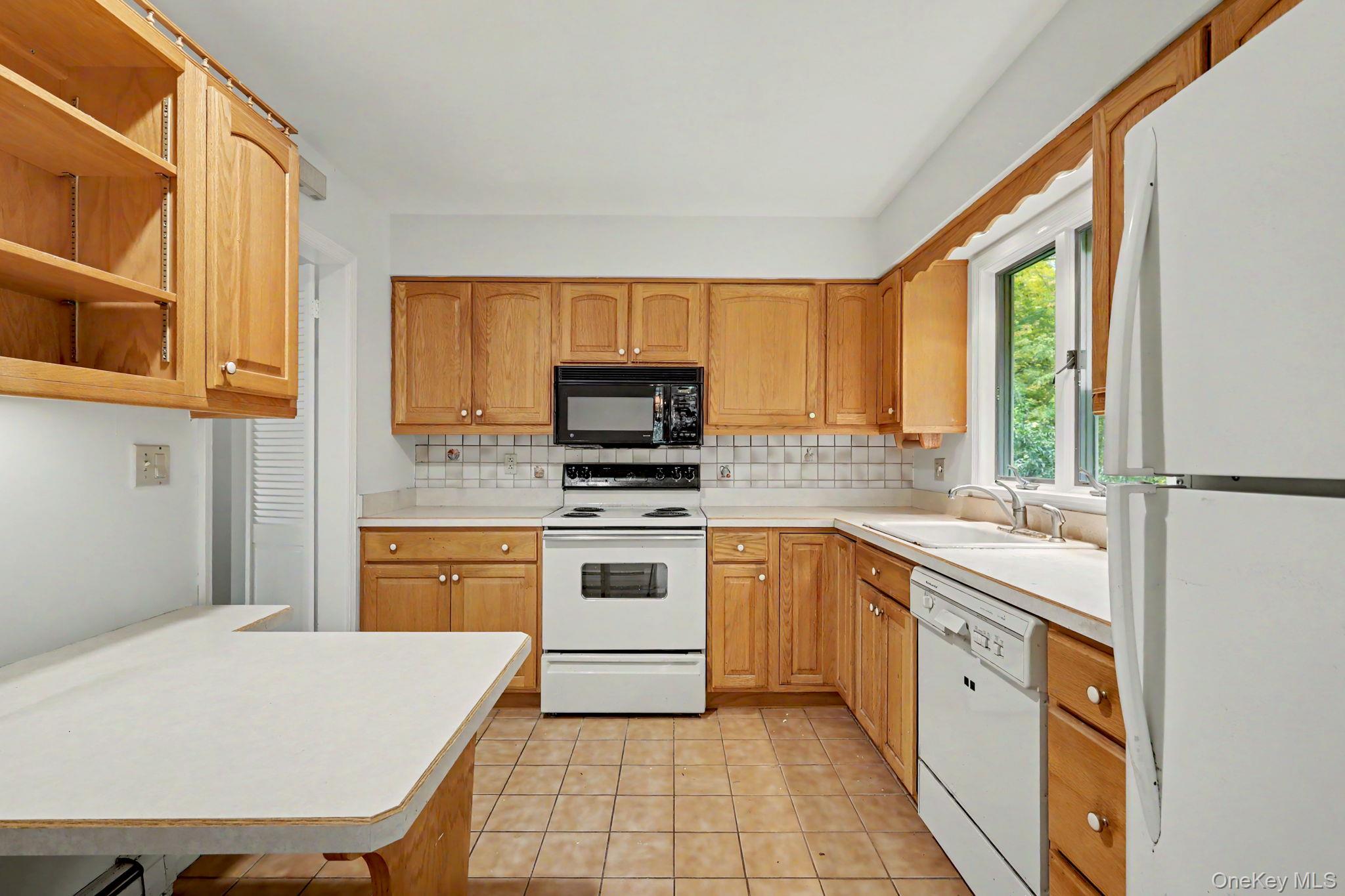 7 Alice Road Property Photo 4