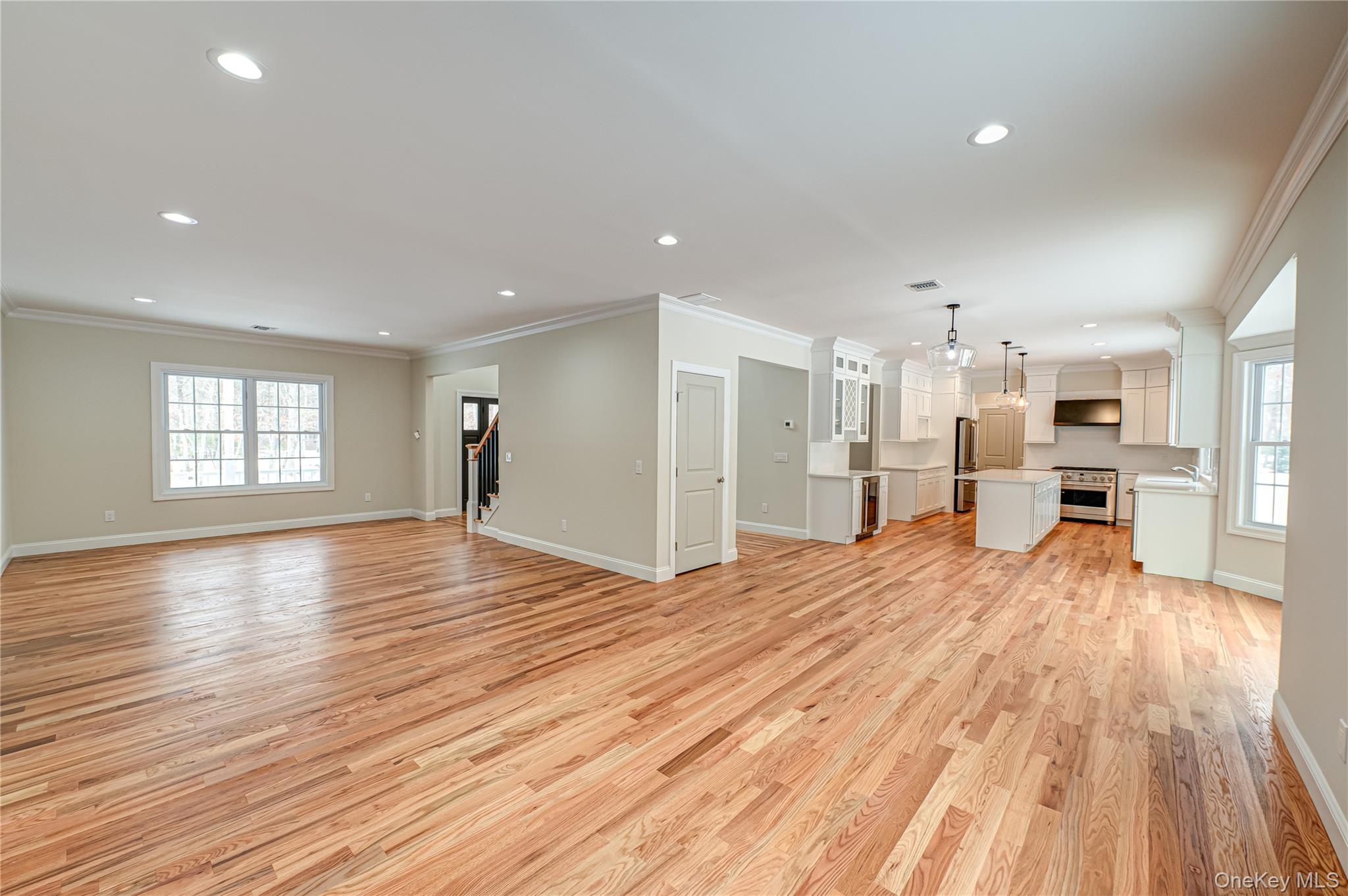 2 Mini Court Property Photo 8