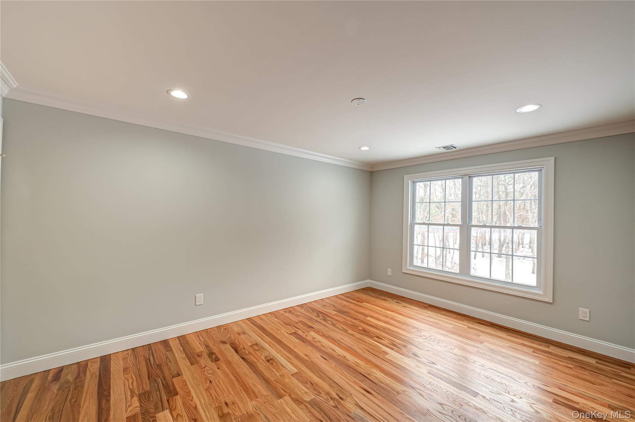 2 Mini Court Property Photo 23