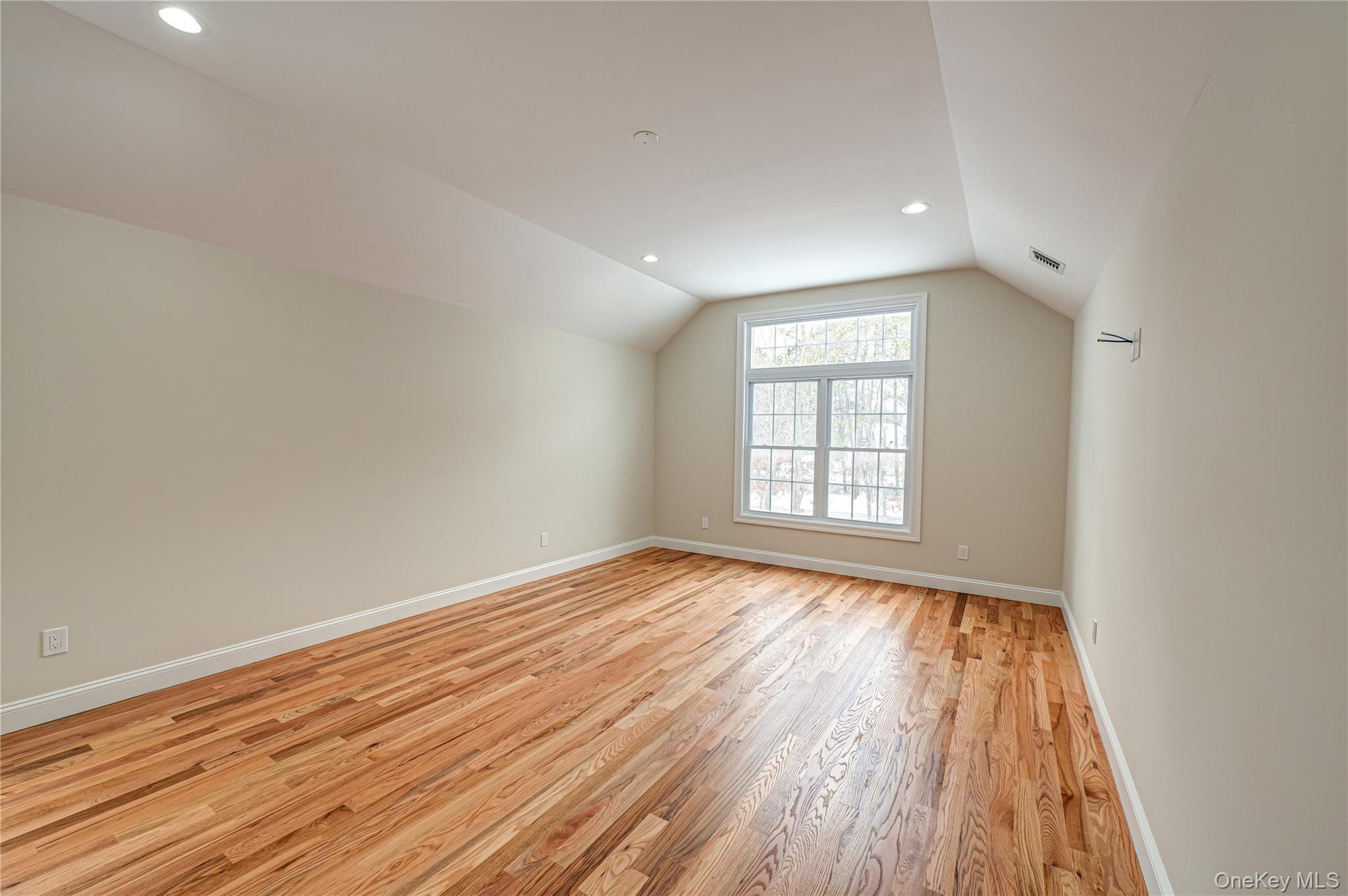 2 Mini Court Property Photo 24
