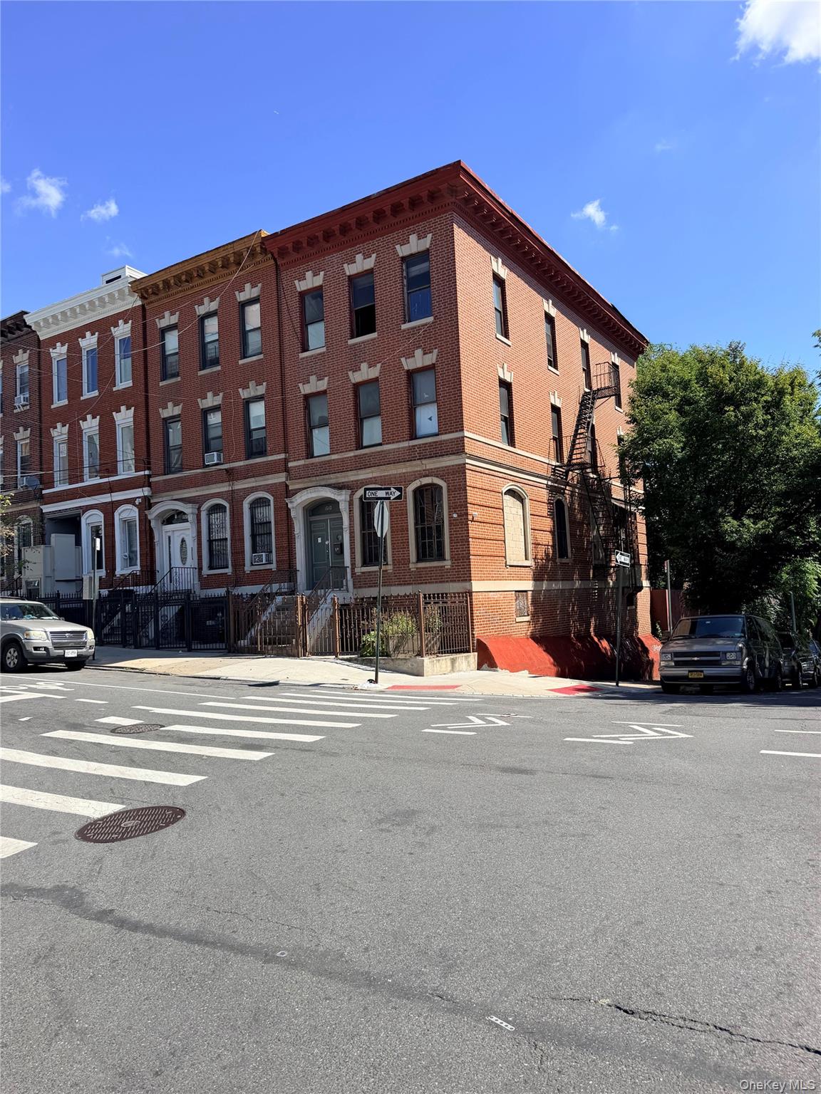 1510 Bryant Avenue Property Photo 1