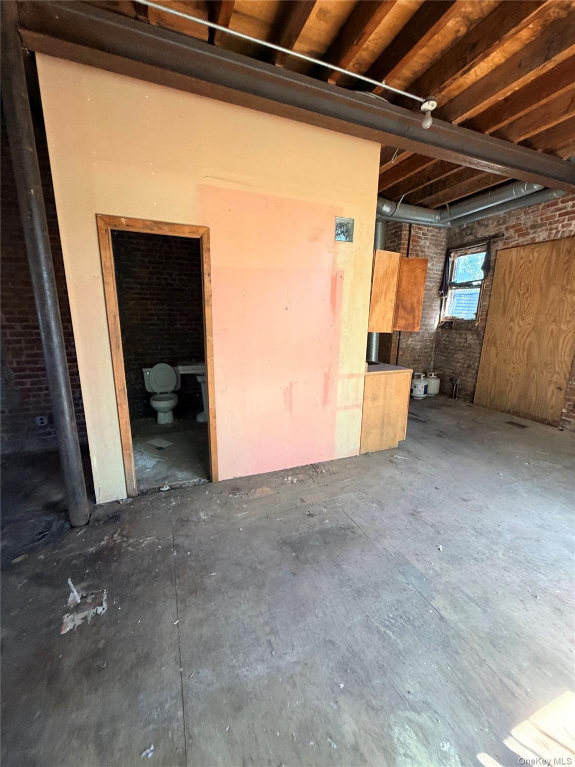 1510 Bryant Avenue Property Photo 3